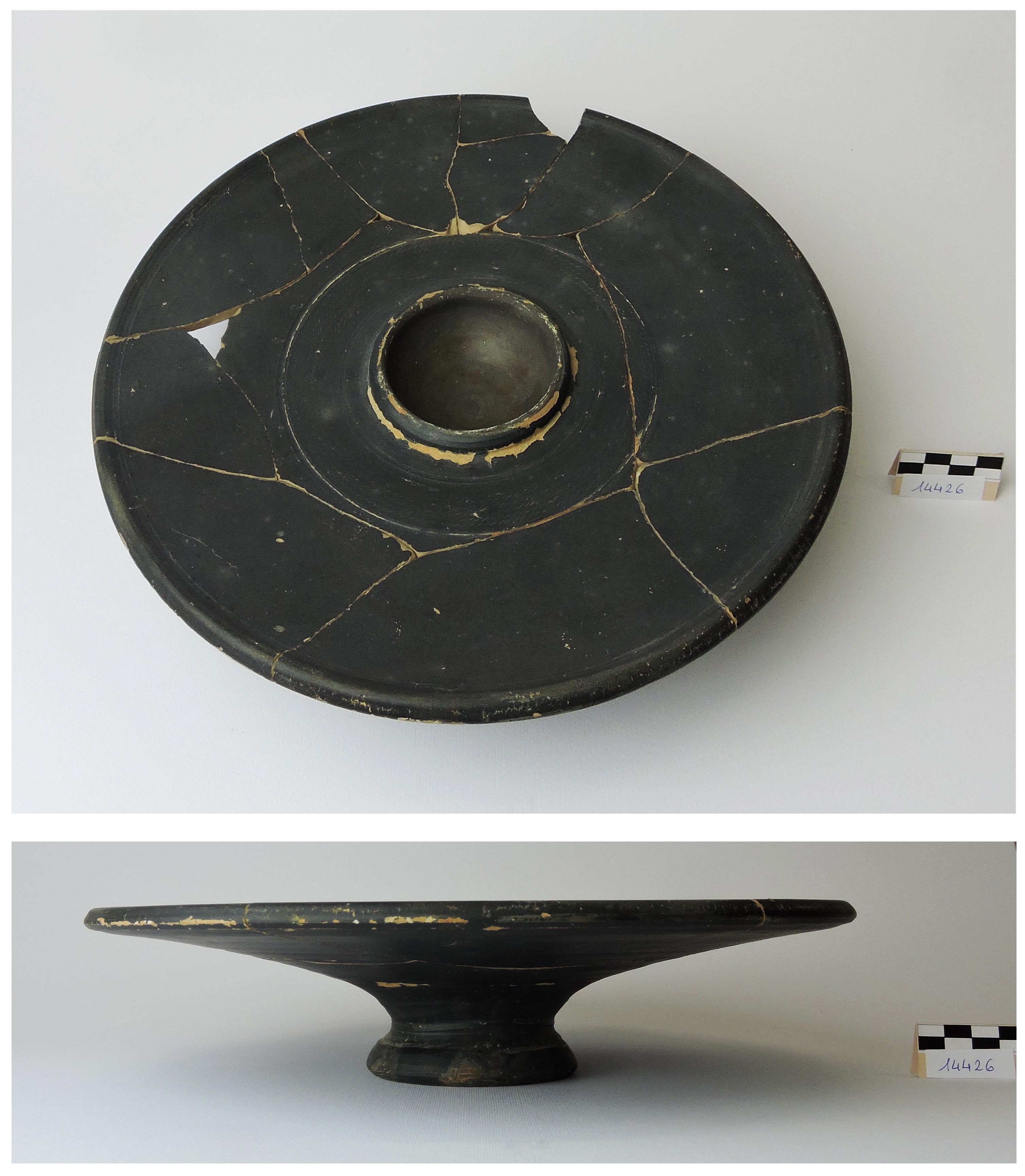 piatto da pesce, vicino a Morel 1531a1 - produzione spinetica (sec. IV/ II a.C. ?)