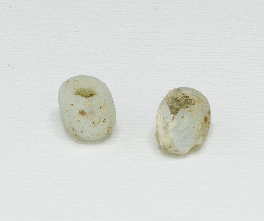 perle 2 (Seconda metà sec. IV a.C)