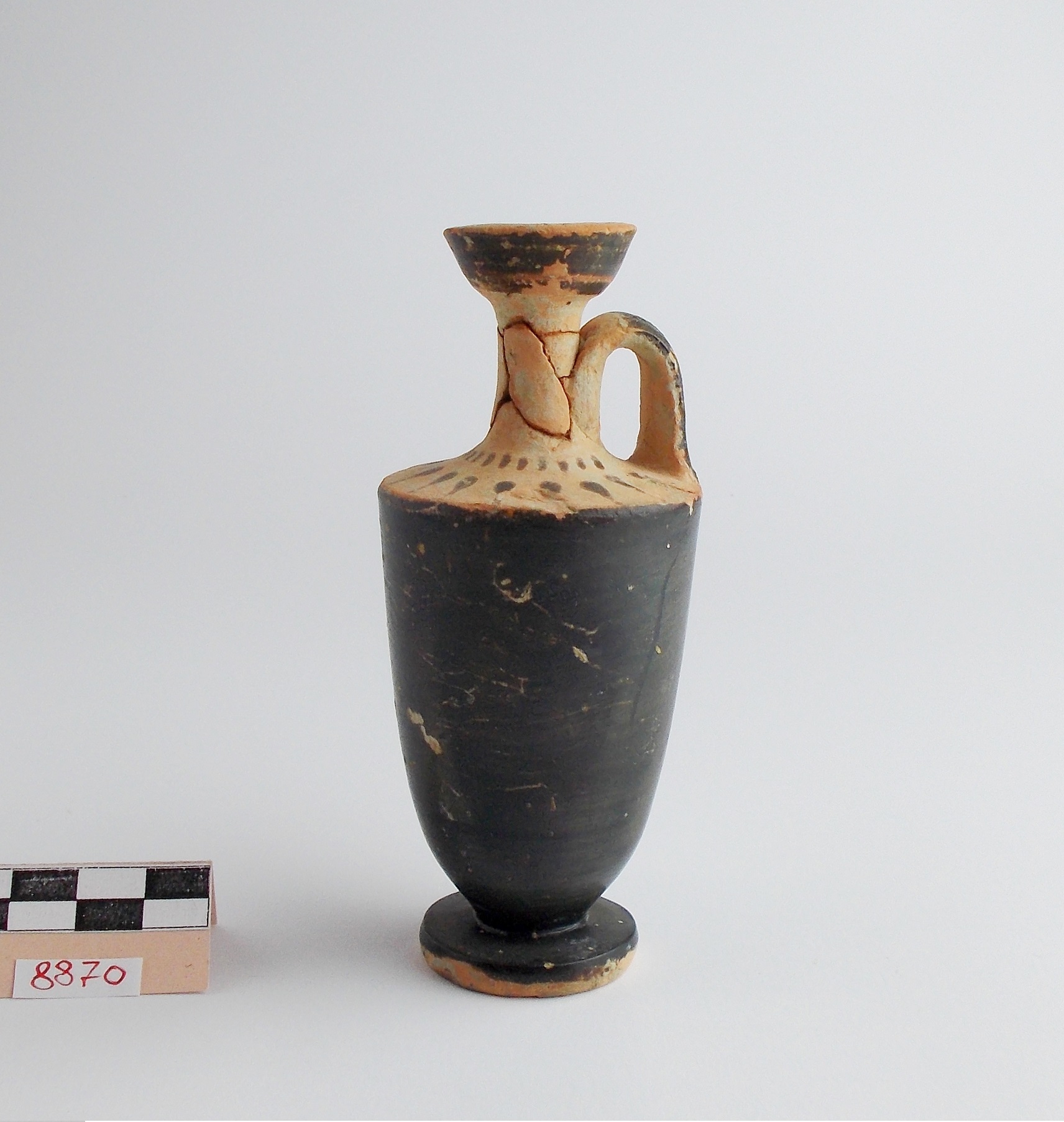 lekythos - produzione attica (primo quarto sec. V a.C)