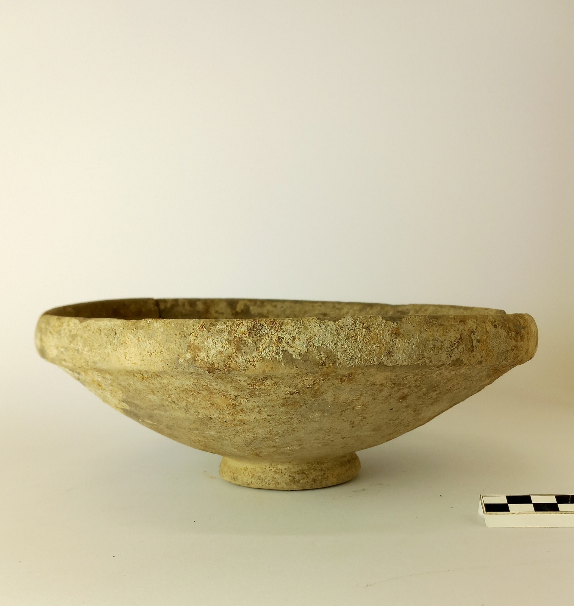 mortaio - produzione locale (secc. IV/ II a.C)