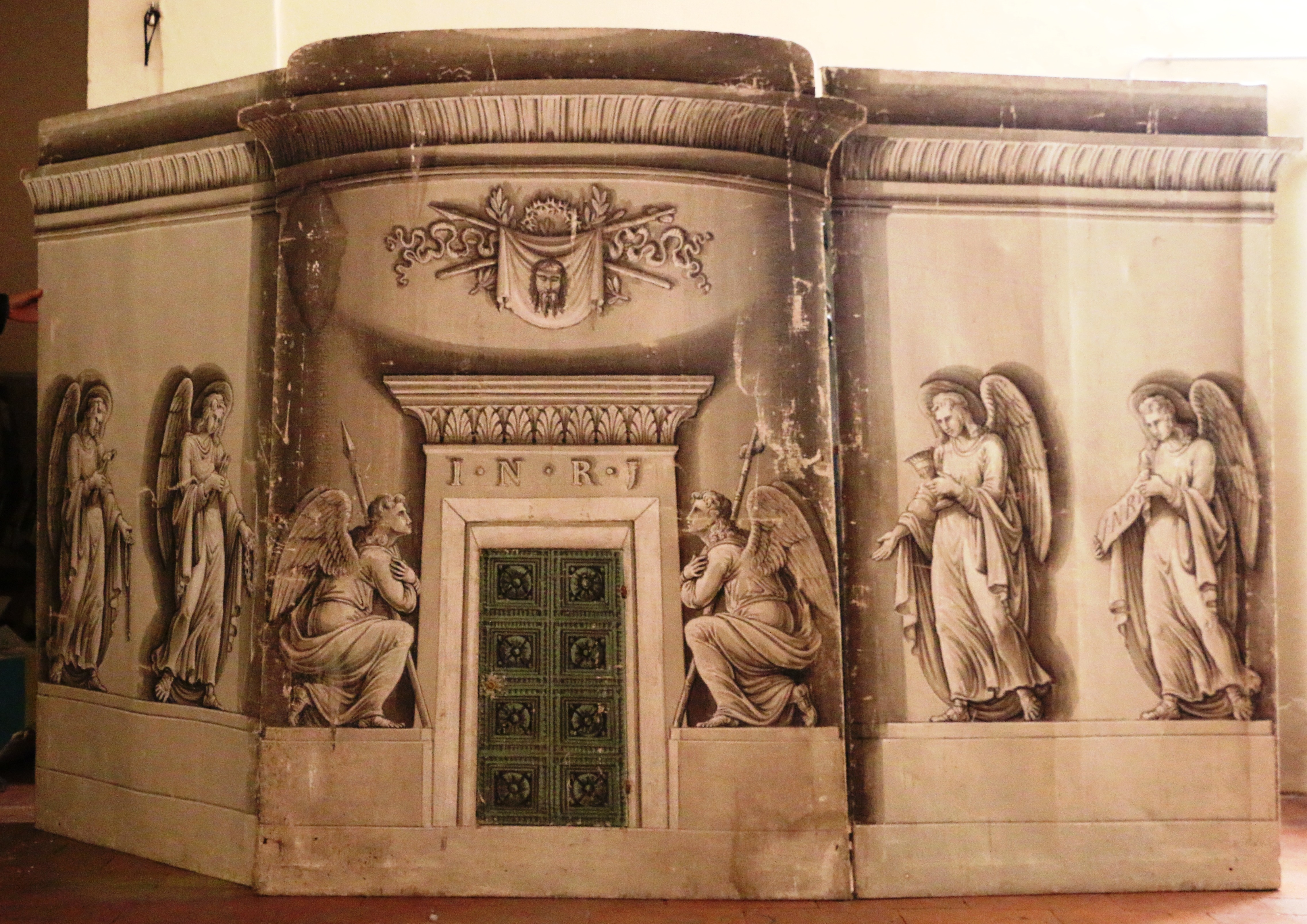 tropaion con Sudarium, angeli con i simboli della Passione di Cristo (apparato decorativo per sacra rappresentazione, insieme) - ambito romagnolo (XIX)