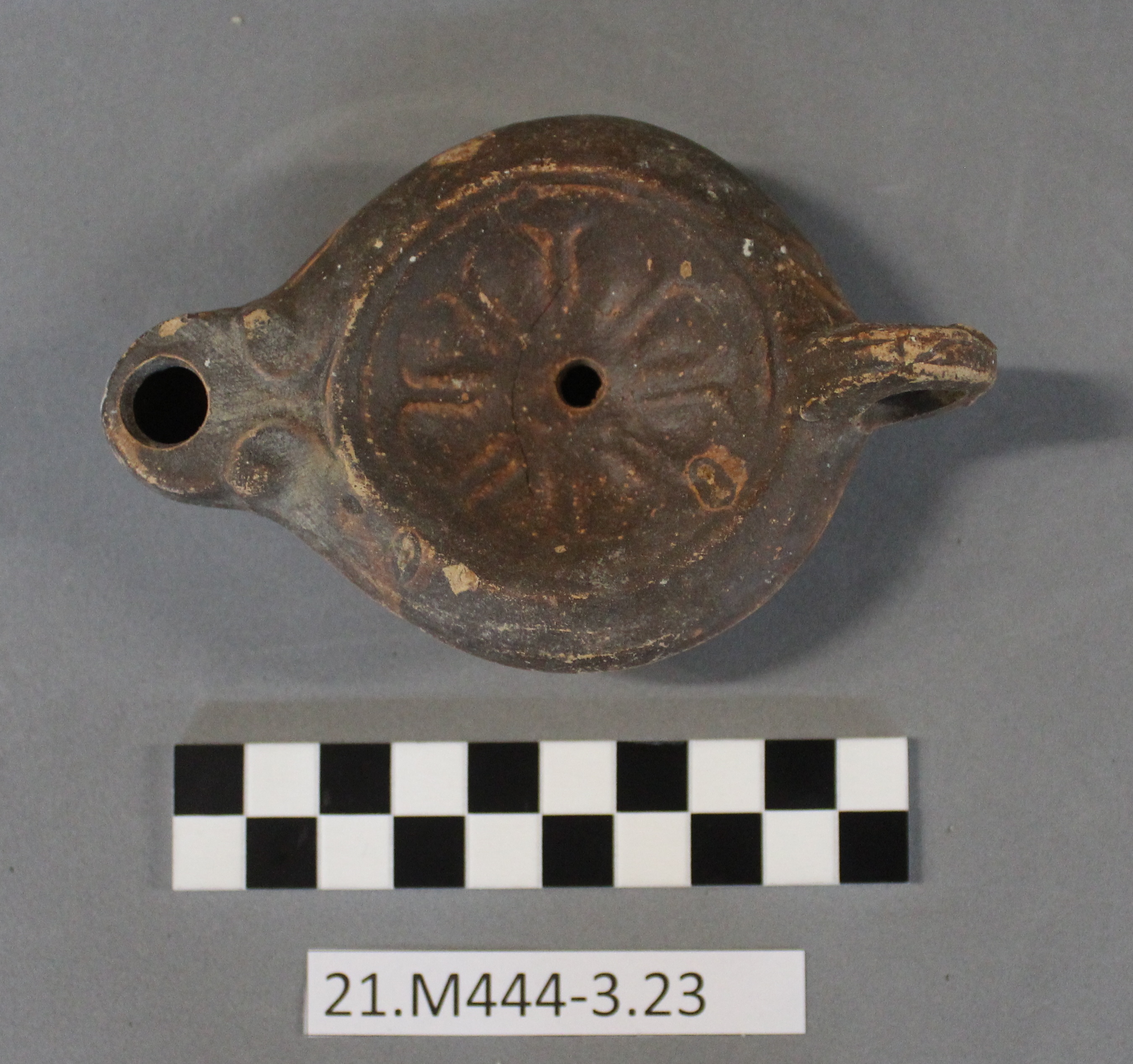 SINGOLO OGGETTO/ lucerna, SECOLI/ I