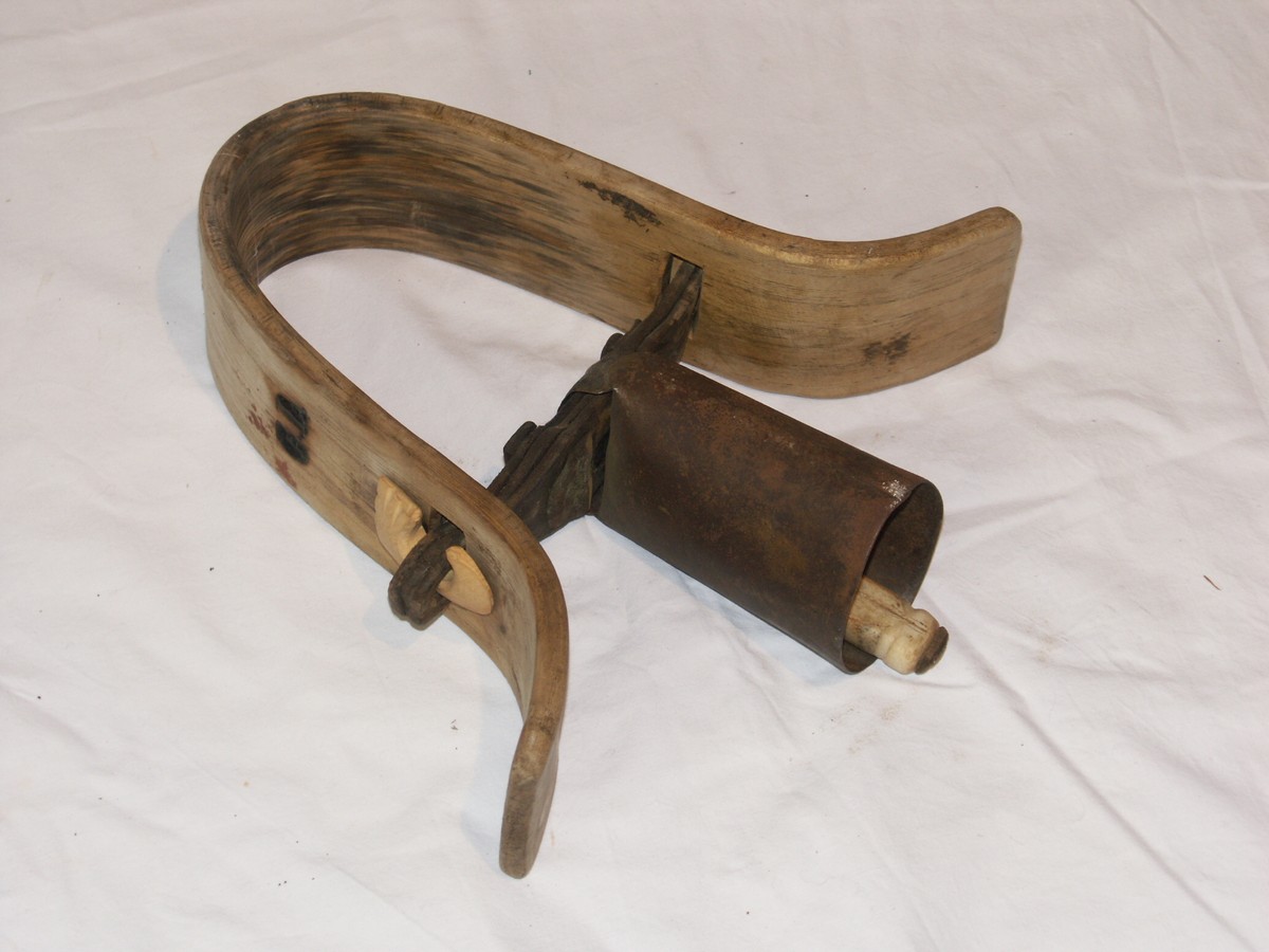 La sounàio (CAMPANELLA CON COLLARE, campanella per gli animali, STRUMENTI E ACCESSORI/ AGRO-SILVO-PASTORALI) di Giavelli Alfredo