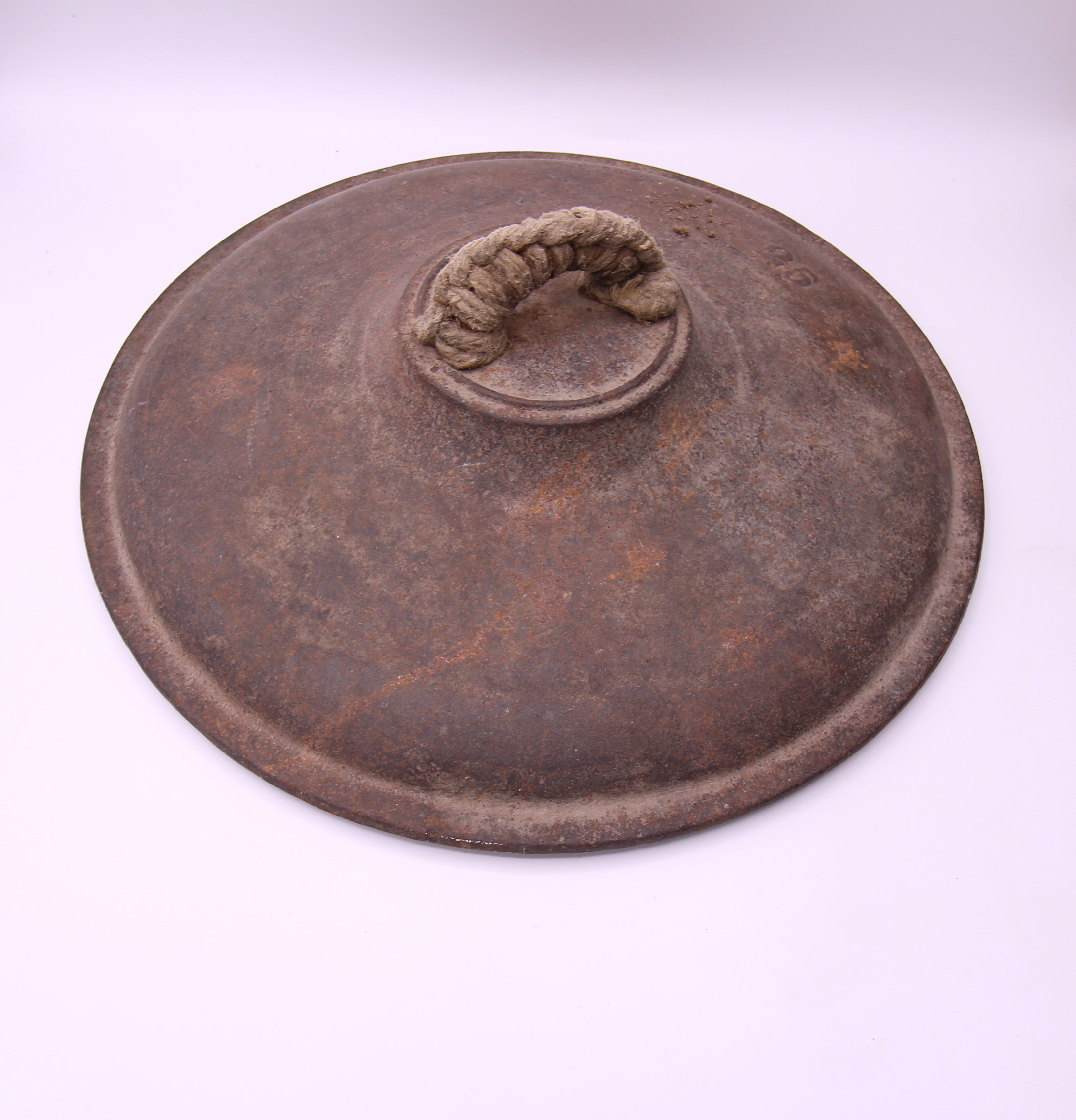 lou cubersel (COPERCHIO PER LA PENTOLA, coperchio, ARREDI E SUPPELLETTILI/ CONTENITORI, RECIPIENTI E OGGETTI DI USO DOMESTICO)