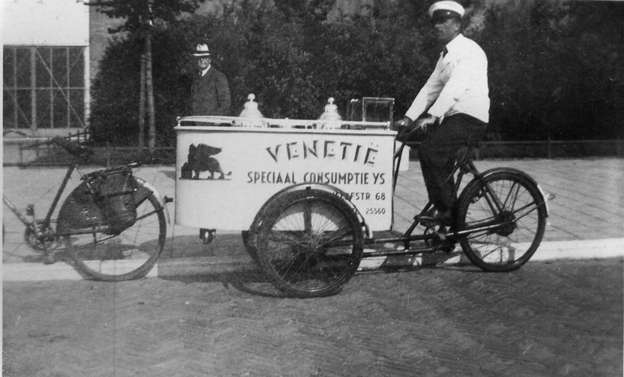 positivo, Gelatiere con carretto a pedali in Olanda di Da Sacco, Giovanni (XX)
