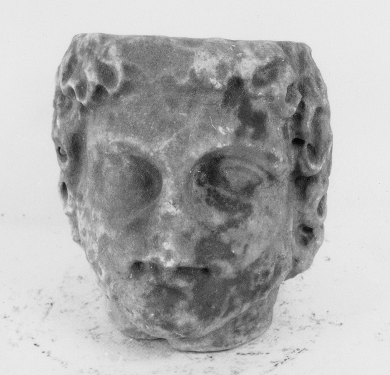 testa/ maschile (SECOLI/ III)