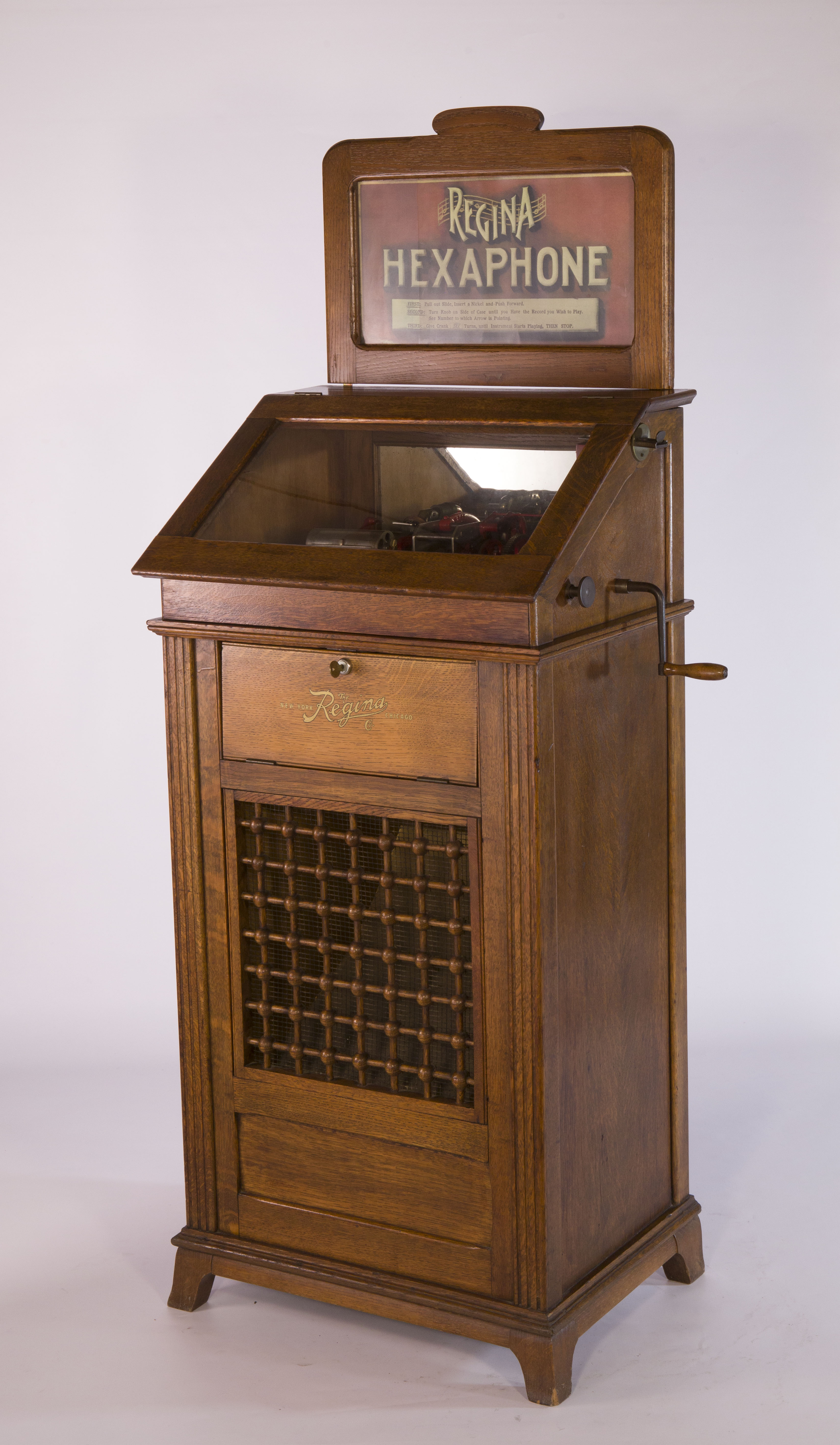 fonografo, a gettone di The Regina Company (prima metà XX)