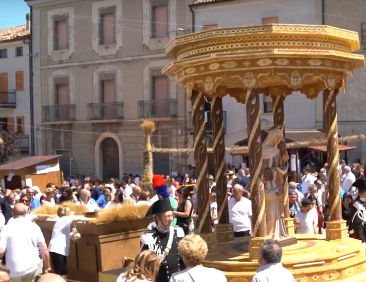 Festa del grano in onore di Sant’Anna 10: processione con i #carri# (XXI)