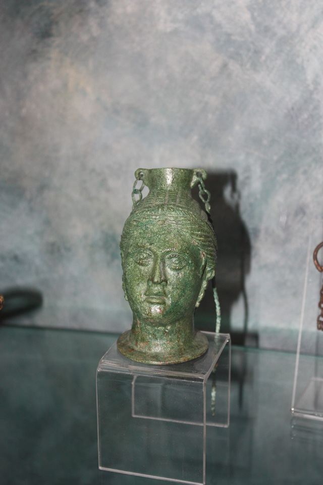 balsamario/ a testa femminile (metà/ inizio SECOLI/ ARCHI DI SECOLI/ II a.C.-I)