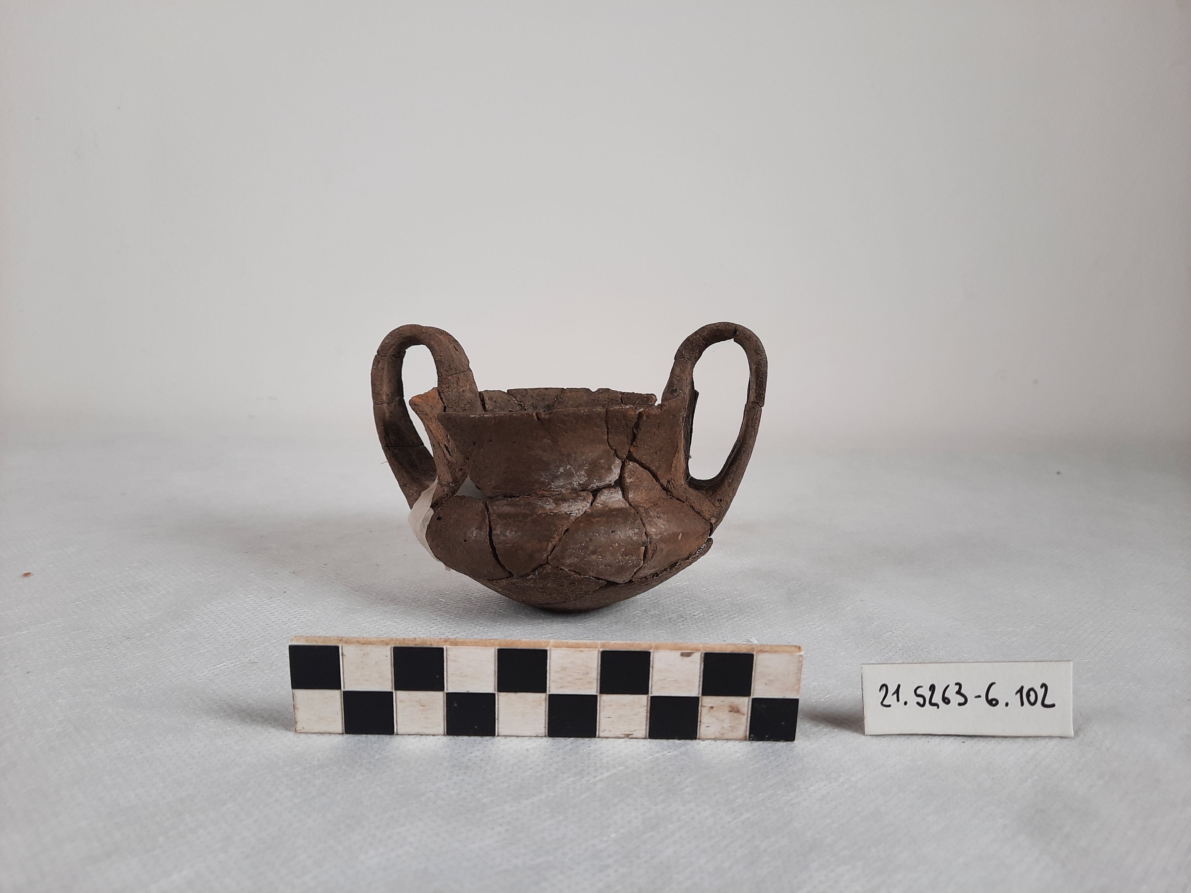 SINGOLO OGGETTO/ vaso, SECOLI/ VII a.C