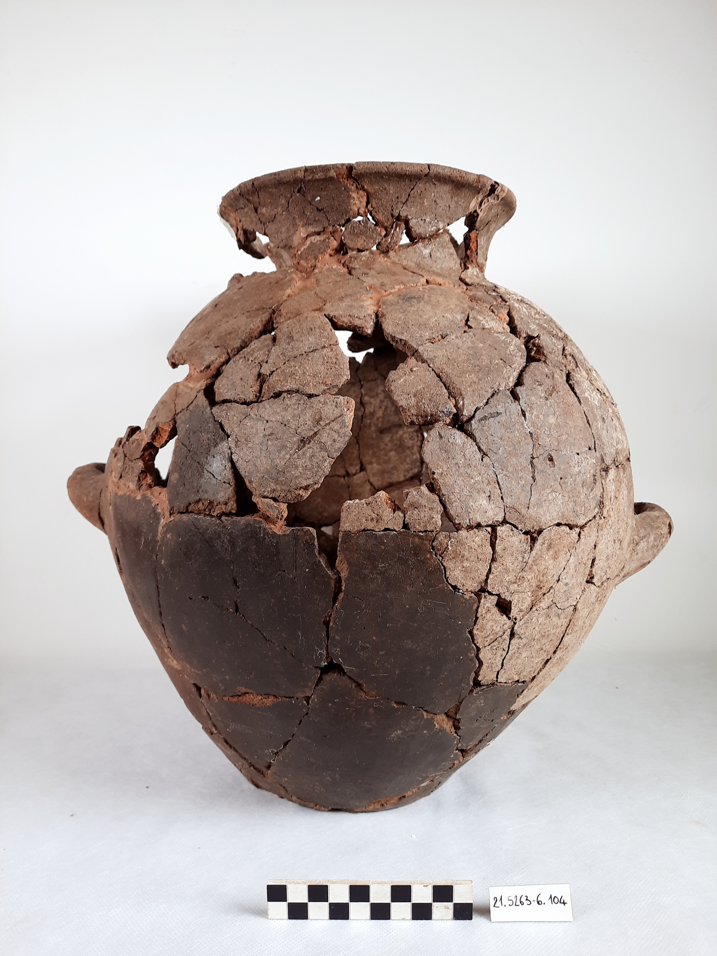 SINGOLO OGGETTO/ vaso, SECOLI/ VII a.C