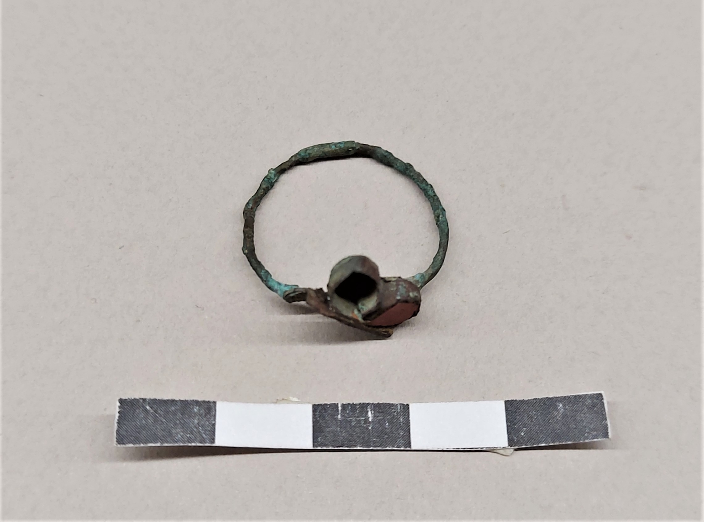 SINGOLO OGGETTO/ anello, PERIODIZZAZIONI/ STORIA/ Età medievale/ Alto Medioevo