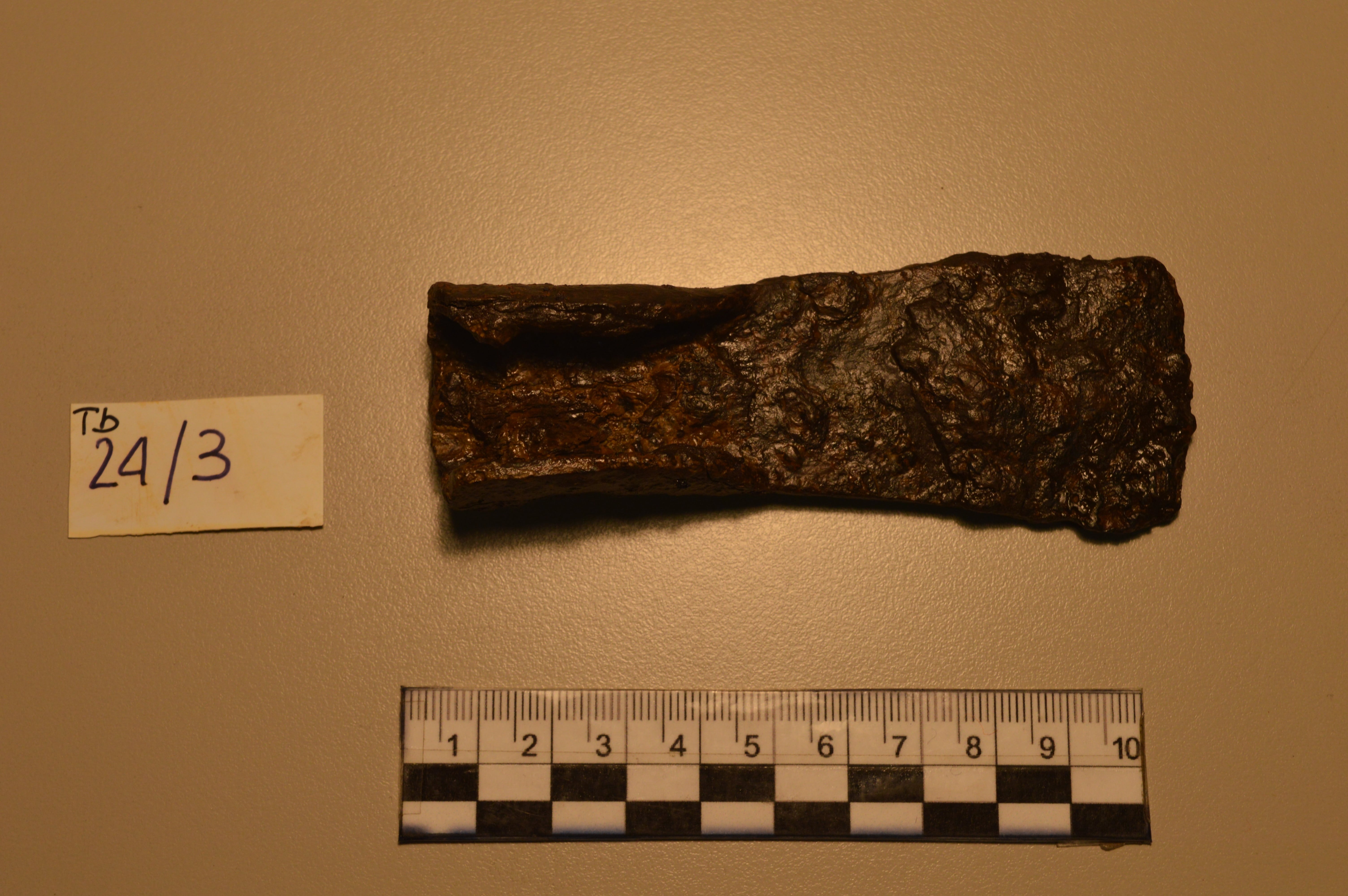 SINGOLO OGGETTO/ ascia, PERIODIZZAZIONI/ PROTOSTORIA/ Età del Ferro/ Media età del Ferro