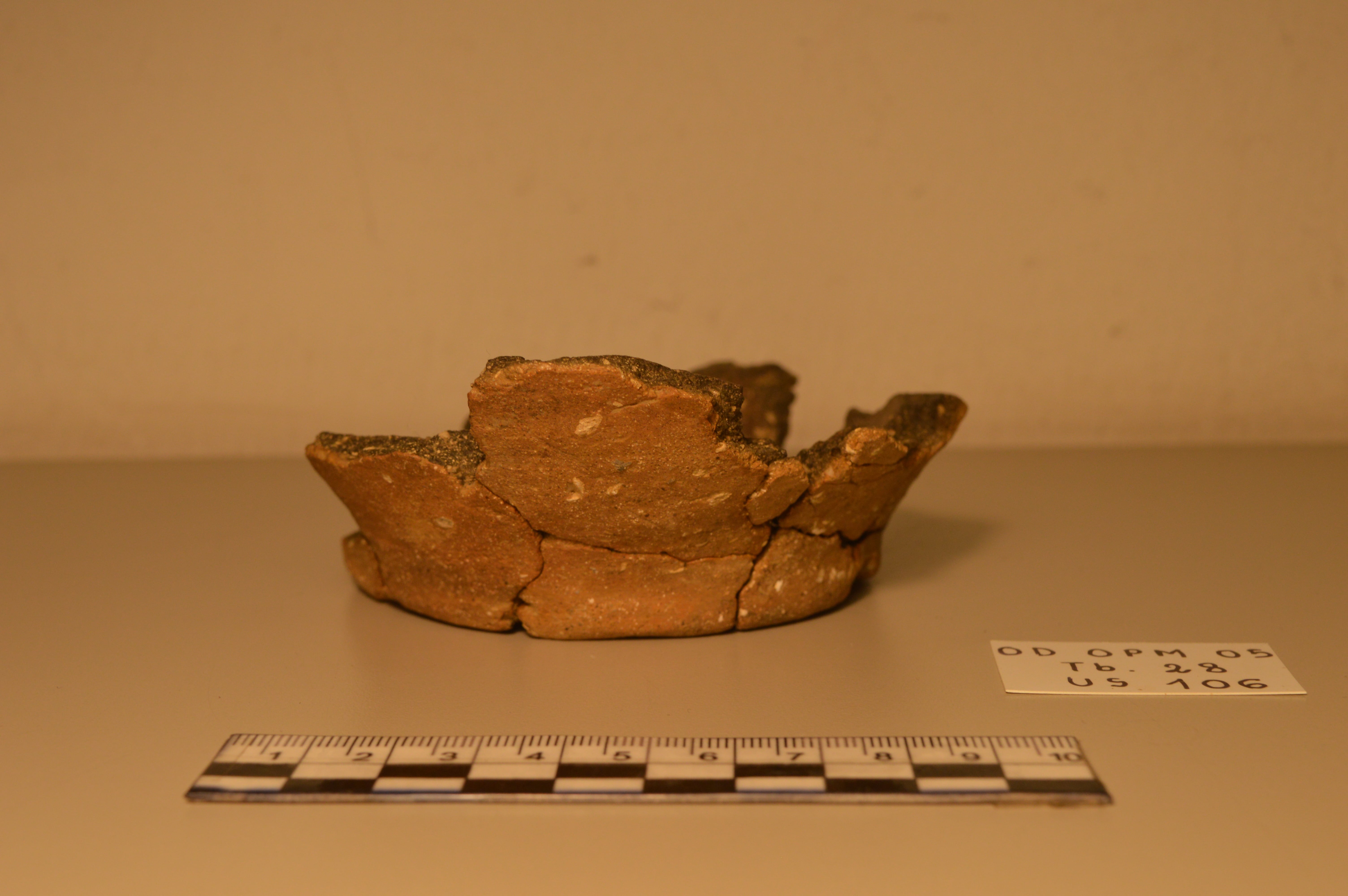 SINGOLO OGGETTO/ olla, PERIODIZZAZIONI/ PROTOSTORIA/ Età del Ferro/ Media età del Ferro