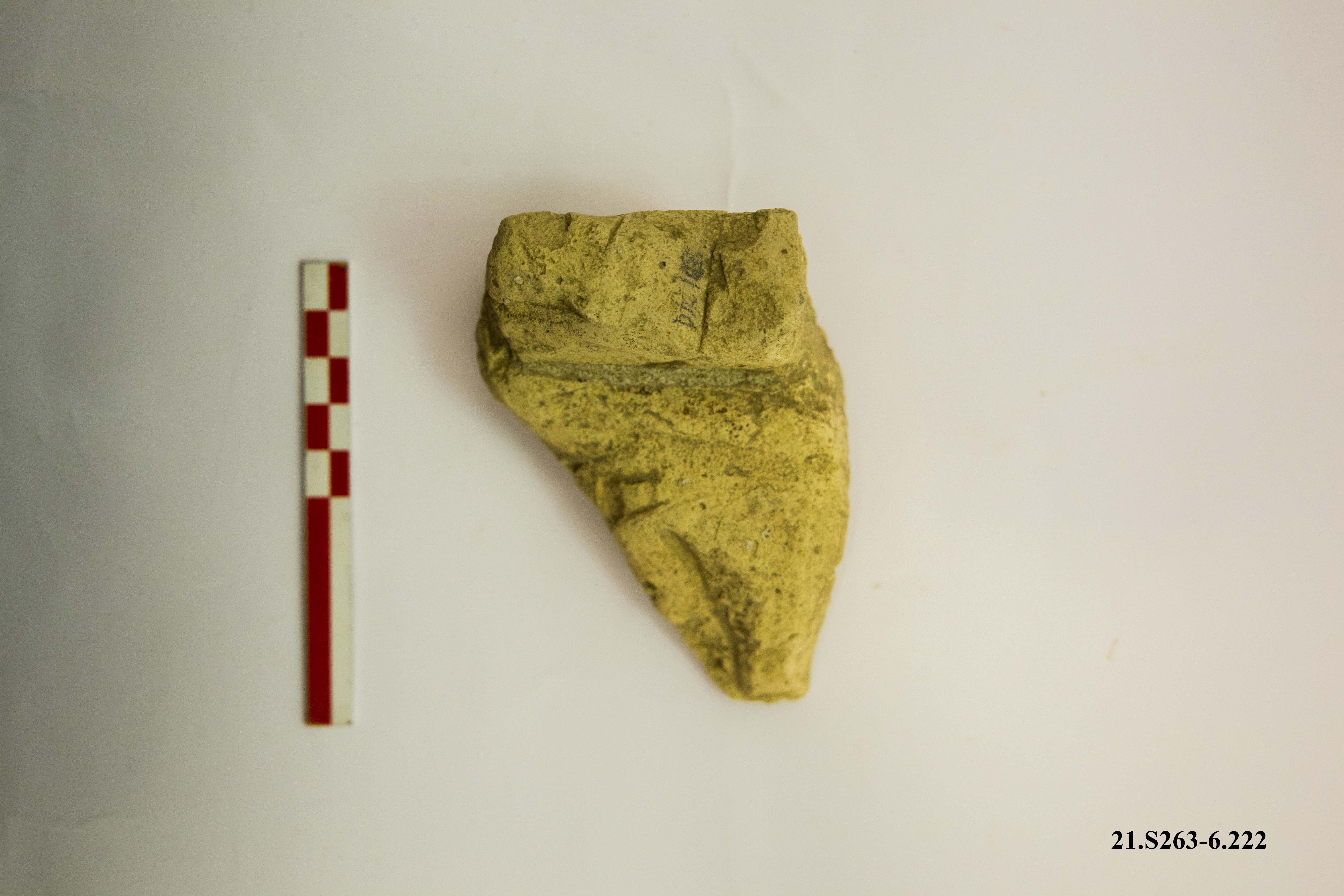 SINGOLO OGGETTO/ tegola, SECOLI/ I, SECOLI/ II