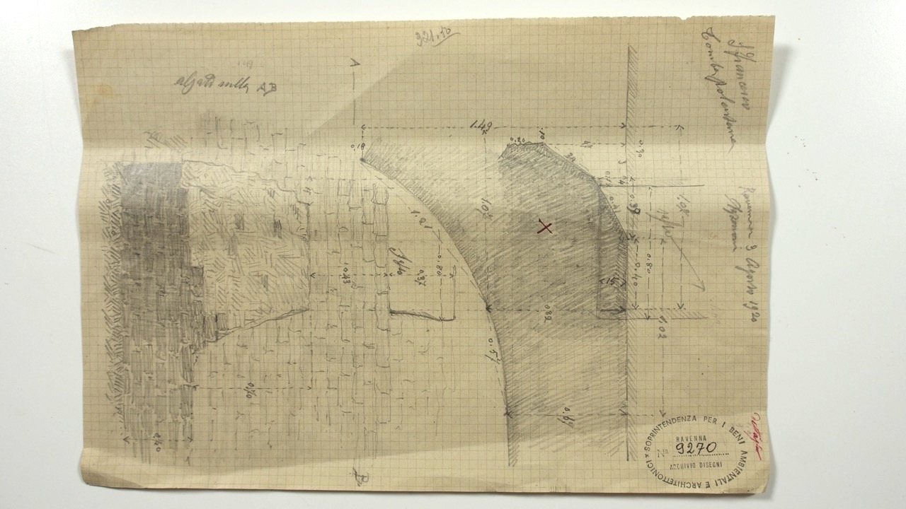 disegno architettonico, Rilievo della tomba dei Polentani della basilica di San Francesco di Ravenna di Azzaroni, Alessandro (XX)