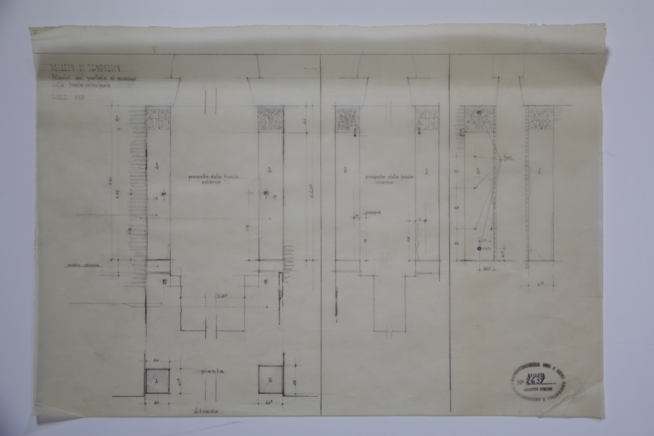 disegno architettonico, Pilastri del portale di accesso sulla fronte principale del palazzo di Teodorico di Ravenna di Anonimo italiano (XX)