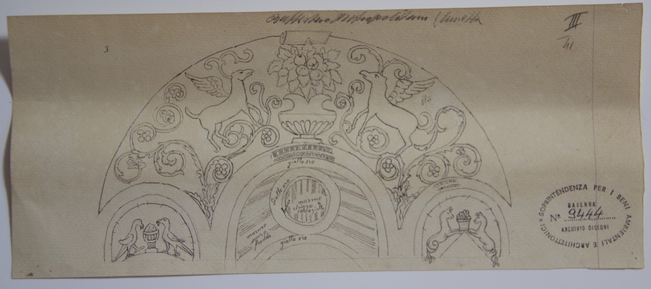 disegno architettonico, Decorazione a stucco nella lunetta del Battistero Neoniano di Ravenna di Anonimo italiano (XIX-XX)