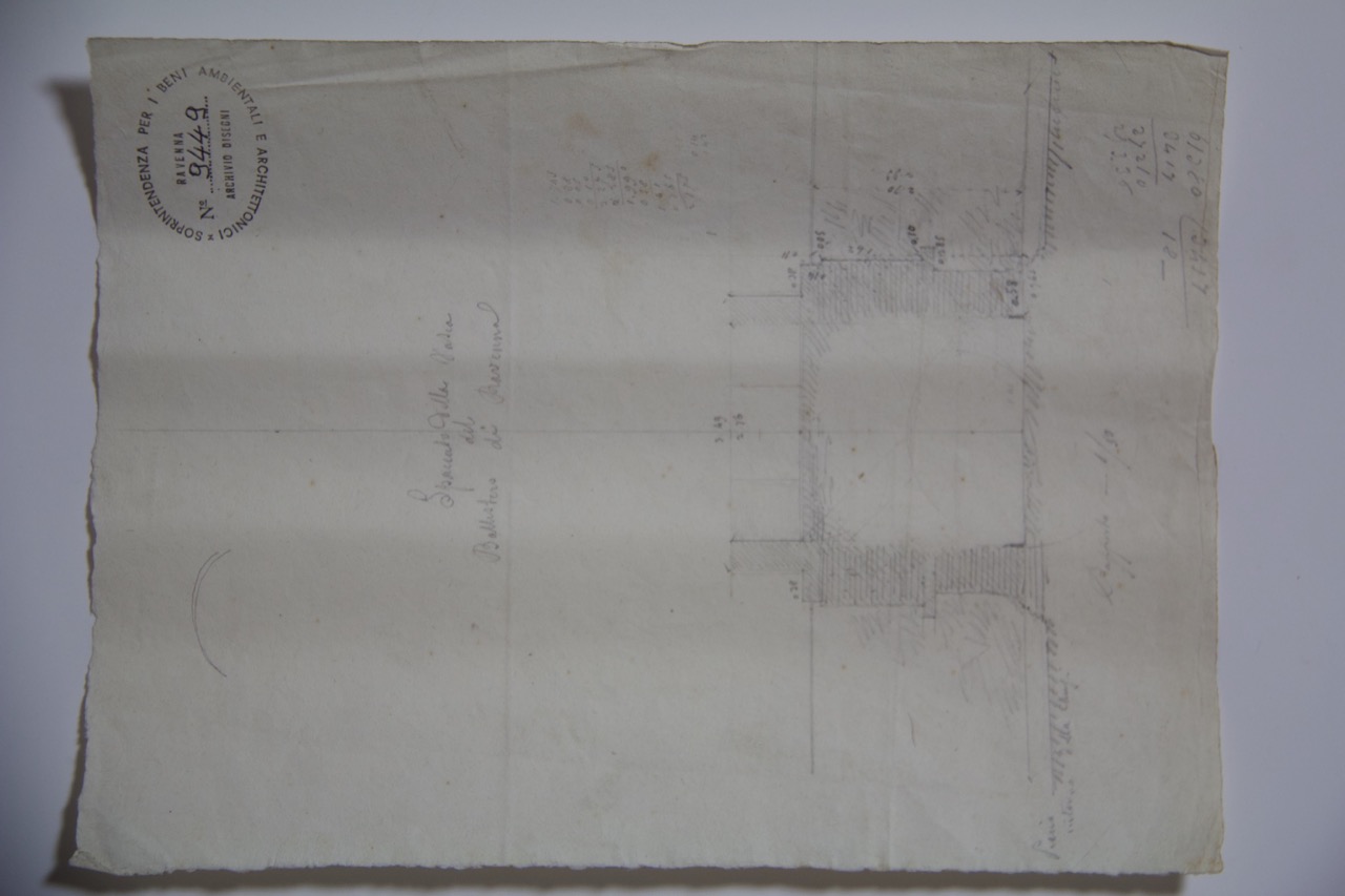 disegno architettonico, Sezione della vasca con le fondazioni del Battistero Neoniano di Ravenna di Anonimo italiano (XIX-XX)