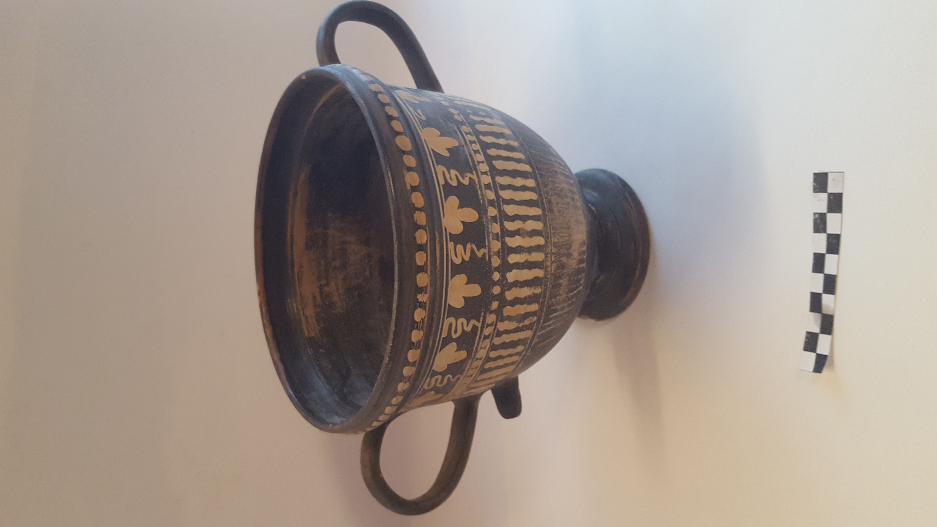 SINGOLO OGGETTO/ skyphos, non determinabile