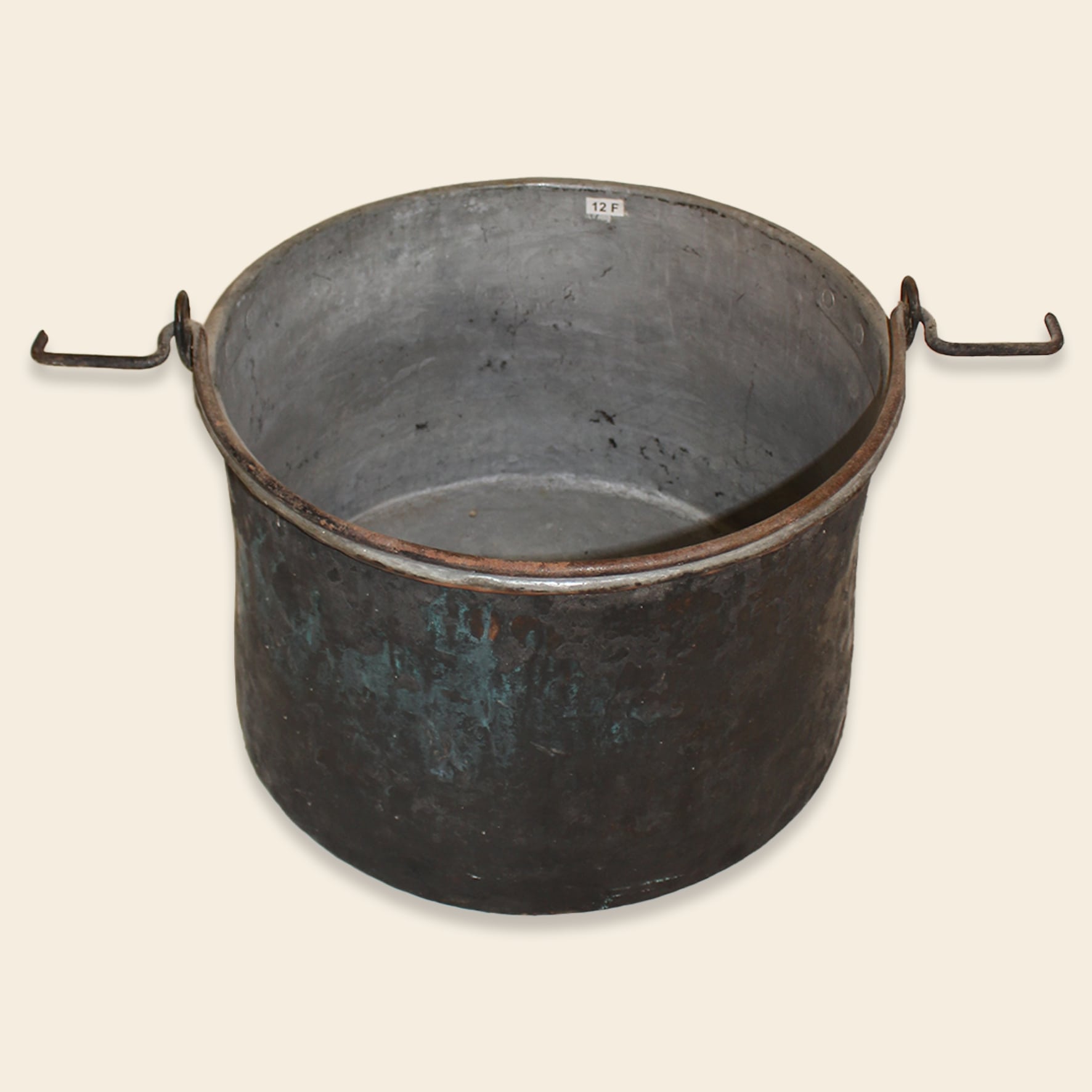 la choudìero (CALDERA, recipiente per liquidi e alimenti, ARREDI E SUPPELLETTILI/ CONTENITORI, RECIPIENTI E OGGETTI DI USO DOMESTICO)