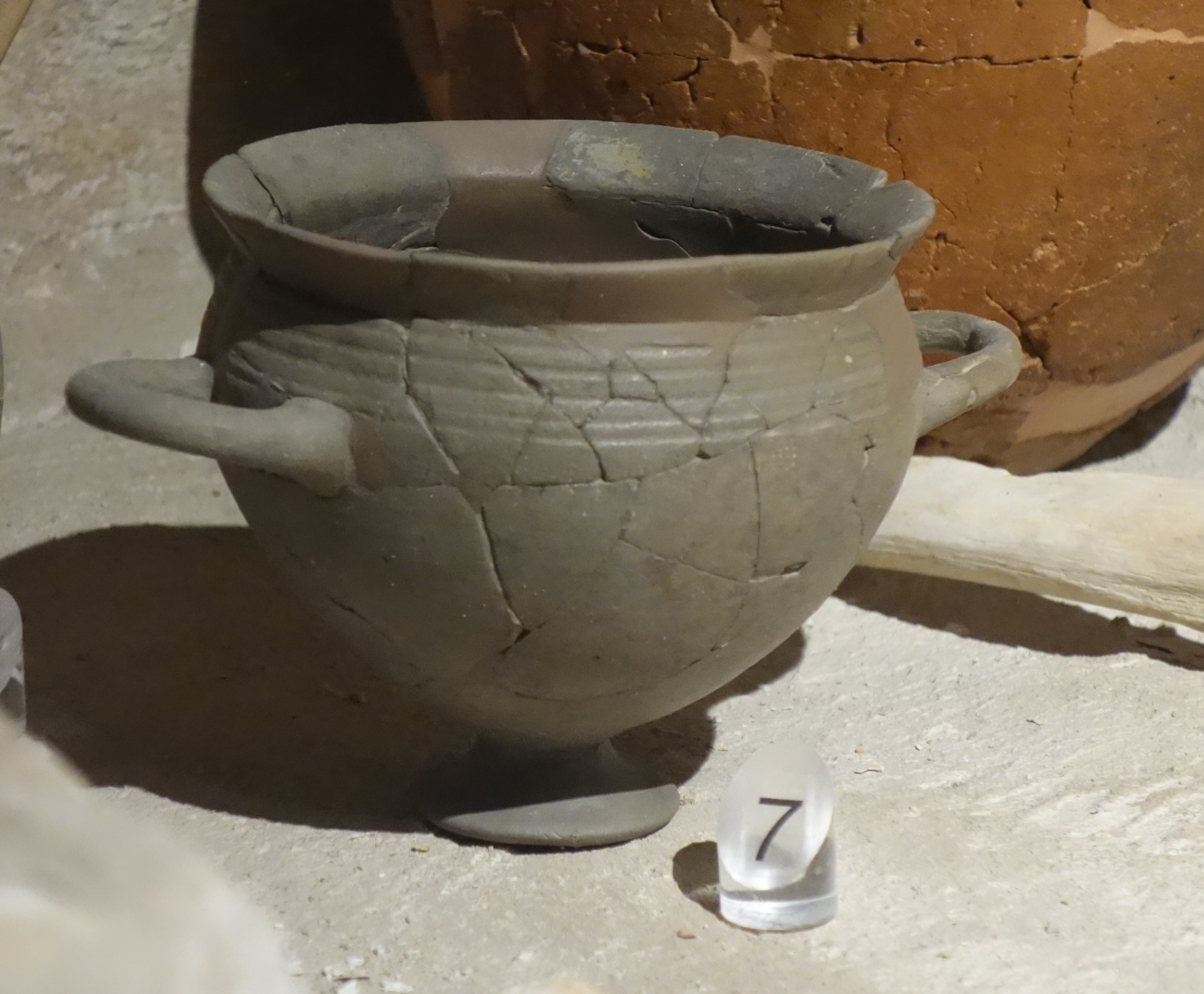 SINGOLO OGGETTO/ skyphos, SECOLI/ VII a.C