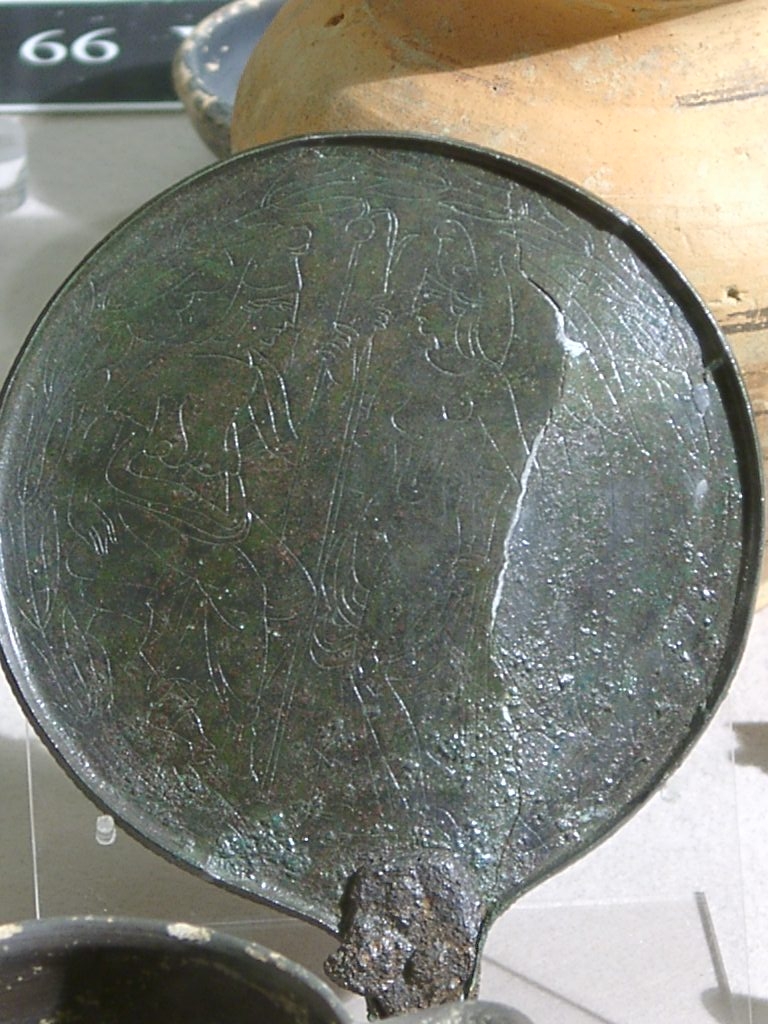 SINGOLO OGGETTO/ specchio, SECOLI/ IV a.C