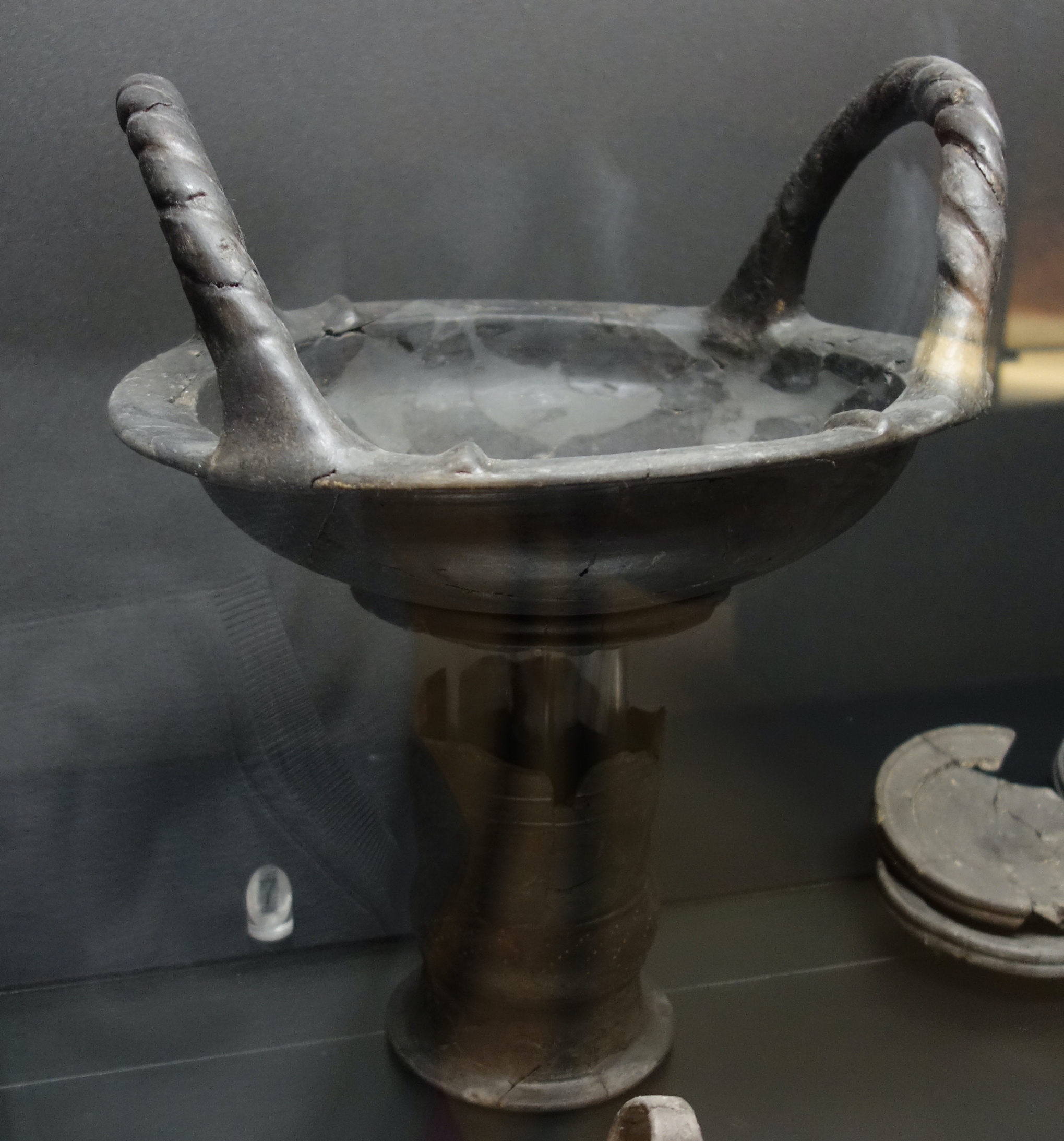 SINGOLO OGGETTO/ piatto, SECOLI/ VI a.C