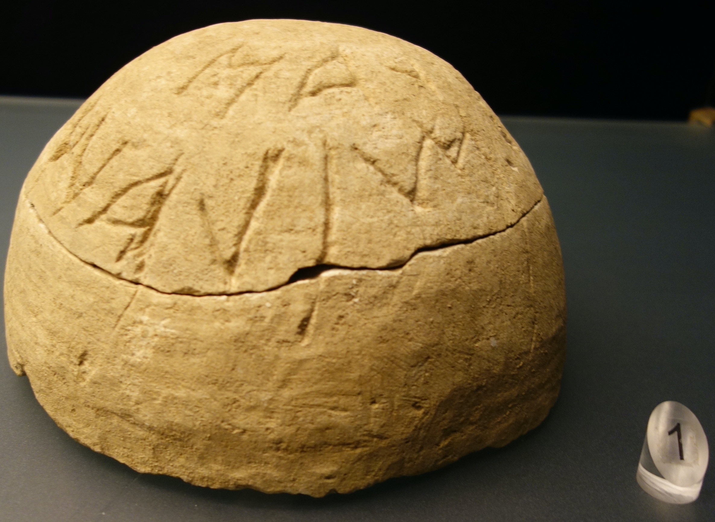 SINGOLO OGGETTO/ cippo, SECOLI/ IV a.C