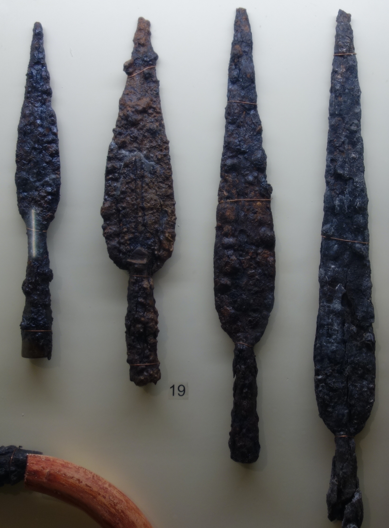 SINGOLO OGGETTO/ lancia, SECOLI/ VII a.C