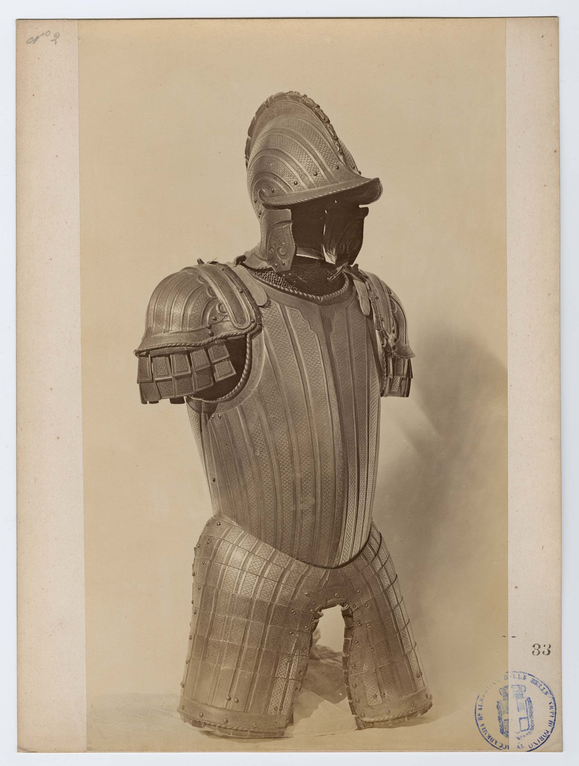 Torino - Armeria Reale - Armi difensive - Armature (parti) - Corazze - Elmi - C11 (positivo) di Anonimo (terzo quarto XIX)