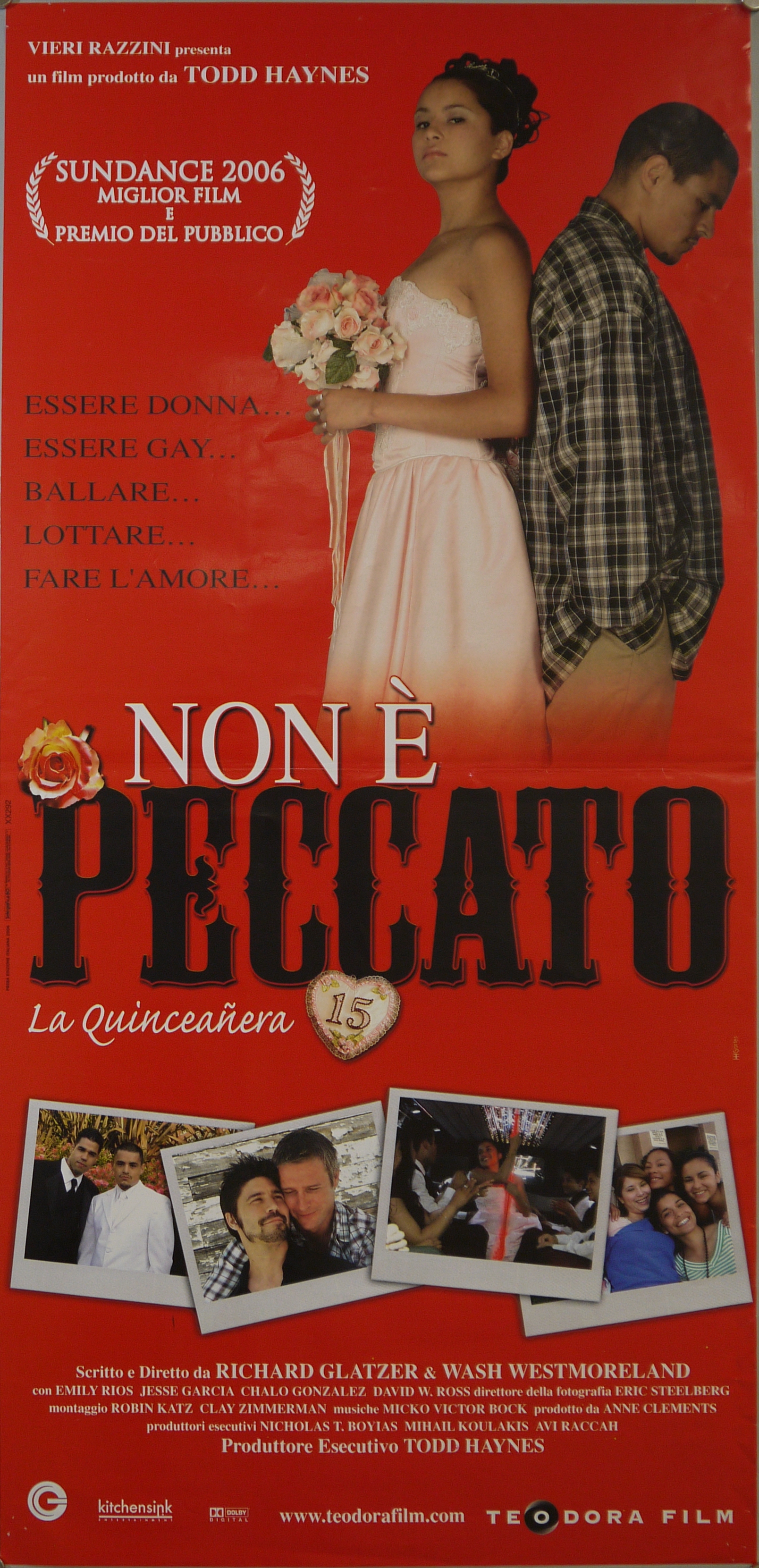 Magdalena (Emily Rios) e Carlos (Jesse Garcia) schiena contro schiena, in basso quattro scatti fotografici dal film (locandina) - ambito statunitense (inizio XXI)