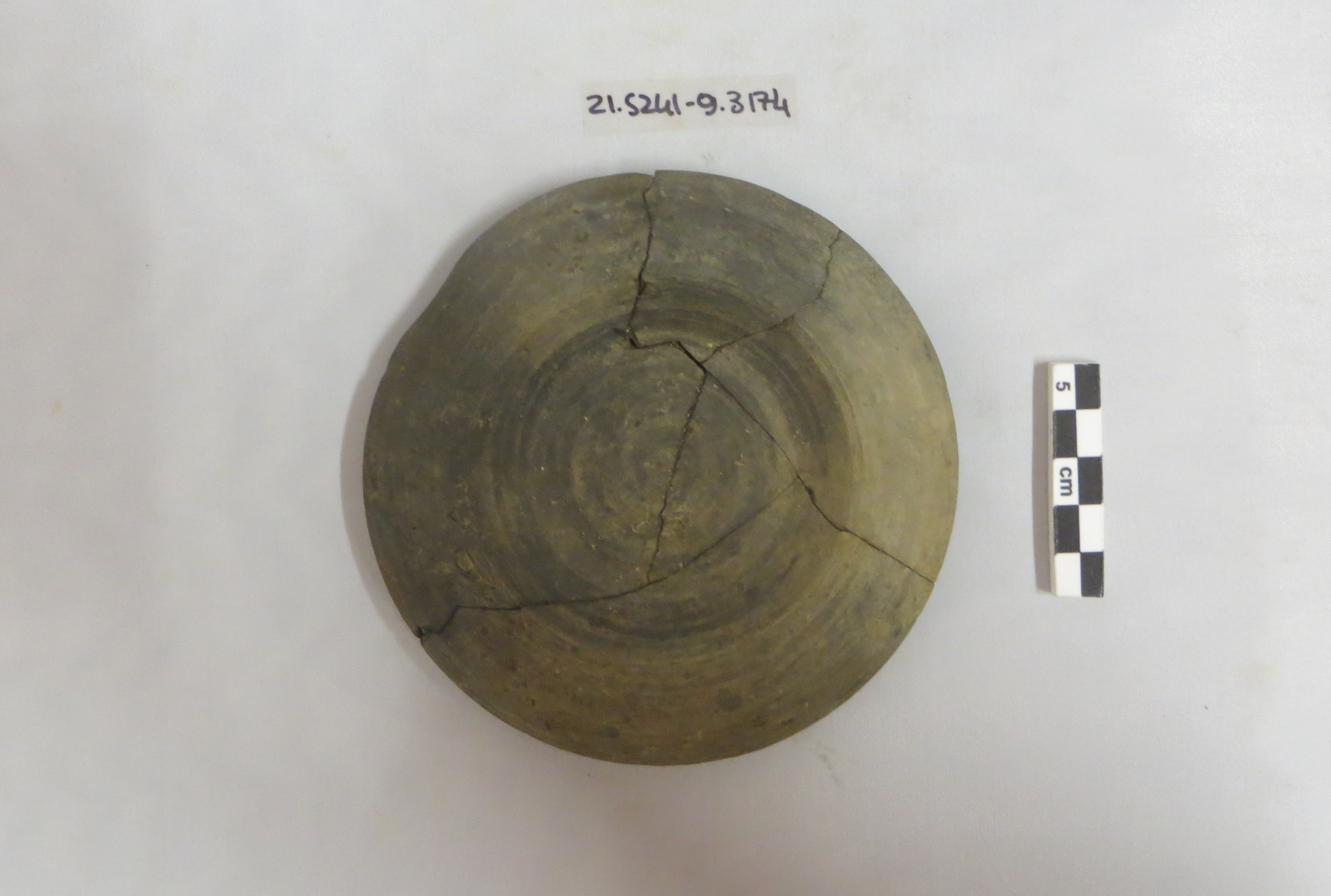 SINGOLO OGGETTO/ piatto, fine IV - III secolo a. C