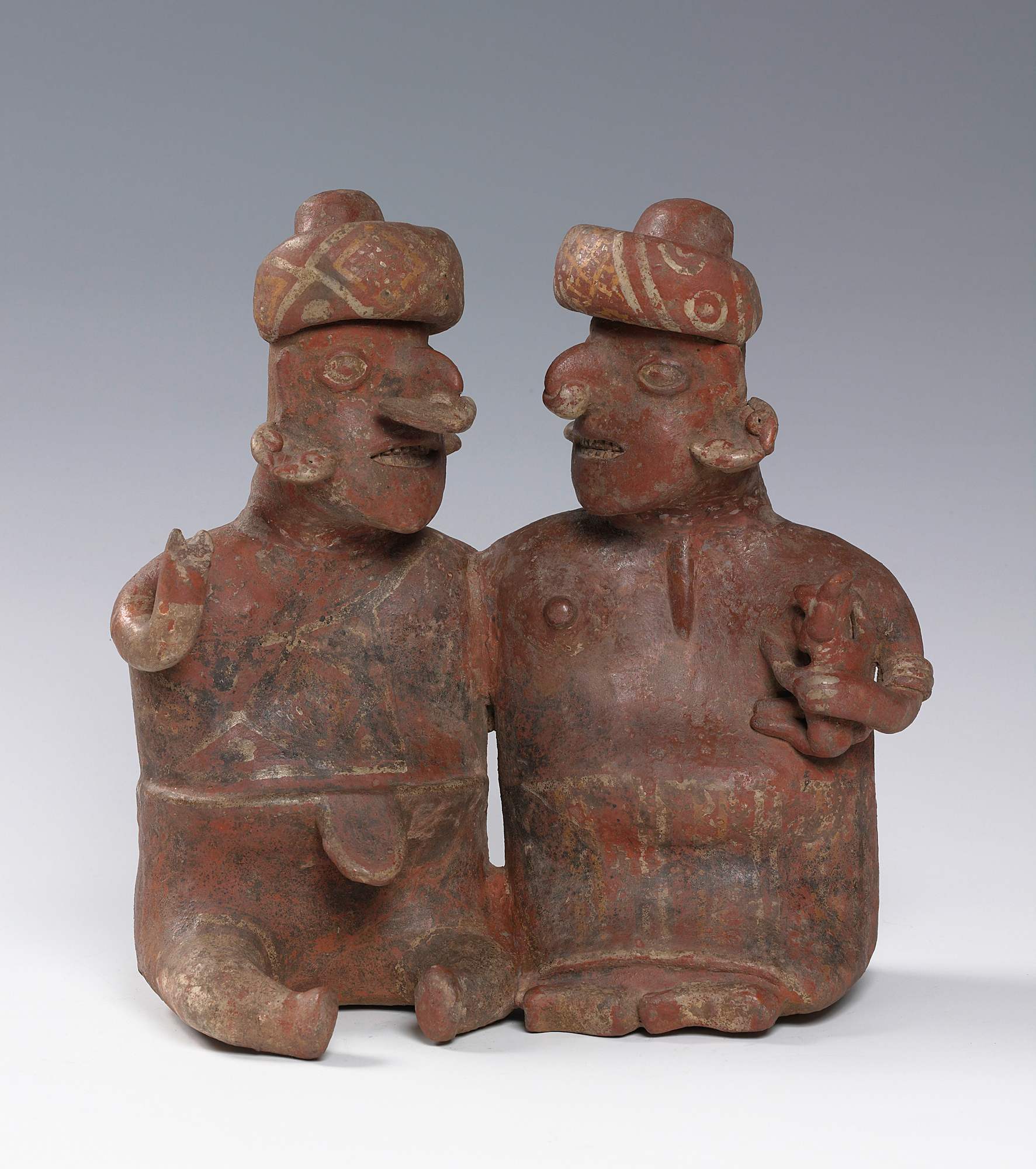 Coppia di sposi con bambino, coppia abbracciata con bambino (scultura) - ambito messicano (IV a.C. - V d.C)