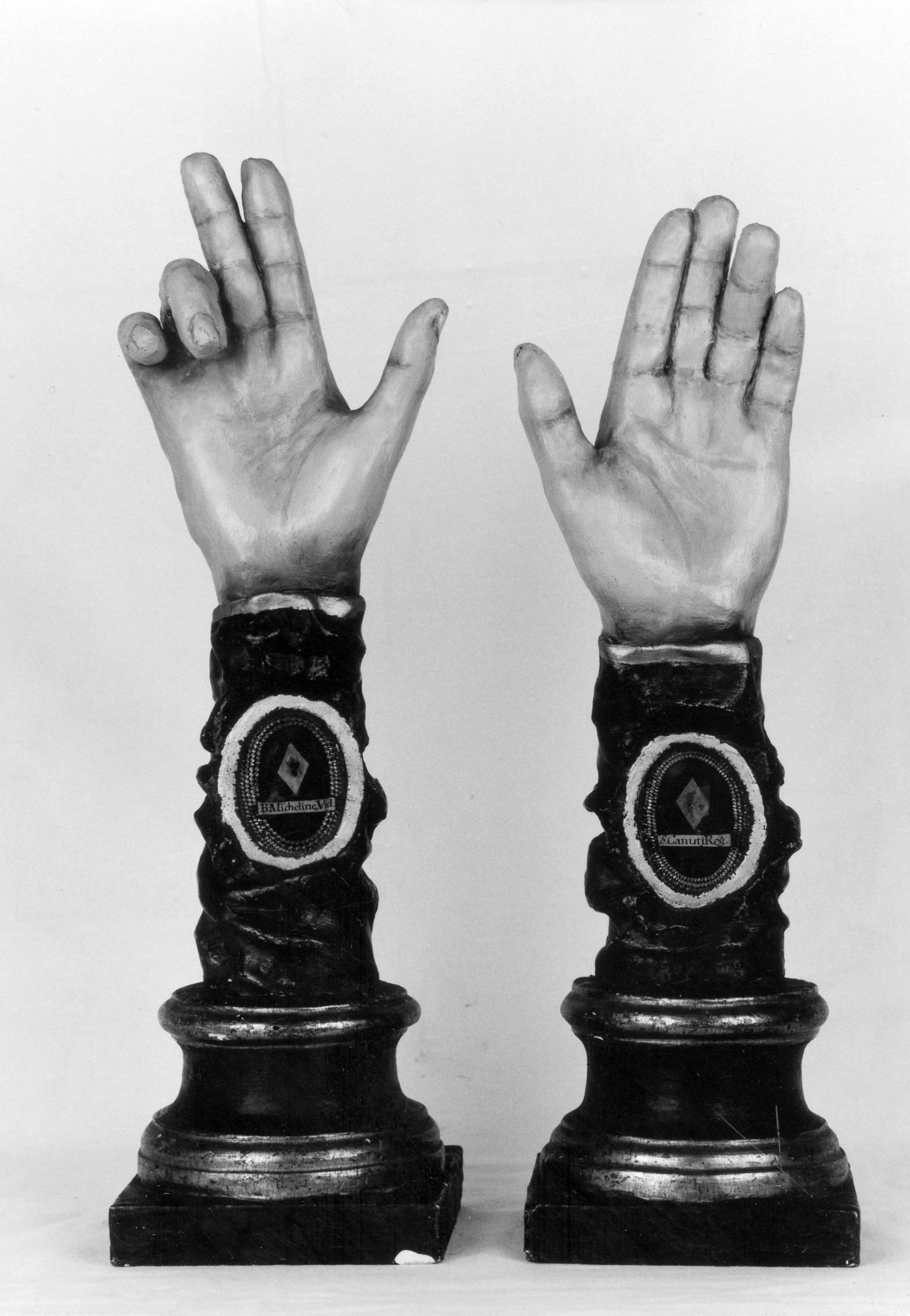 reliquiario antropomorfo - a braccio, coppia - bottega romagnola (XIX)