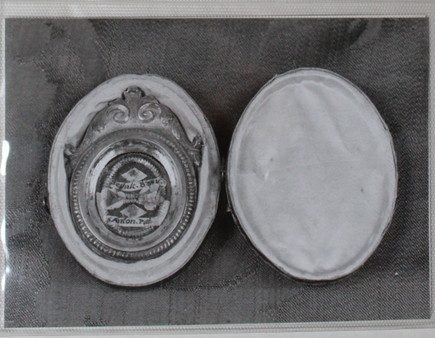 reliquiario a capsula - a medaglione, opera isolata - bottega romagnola (prima metà XIX)