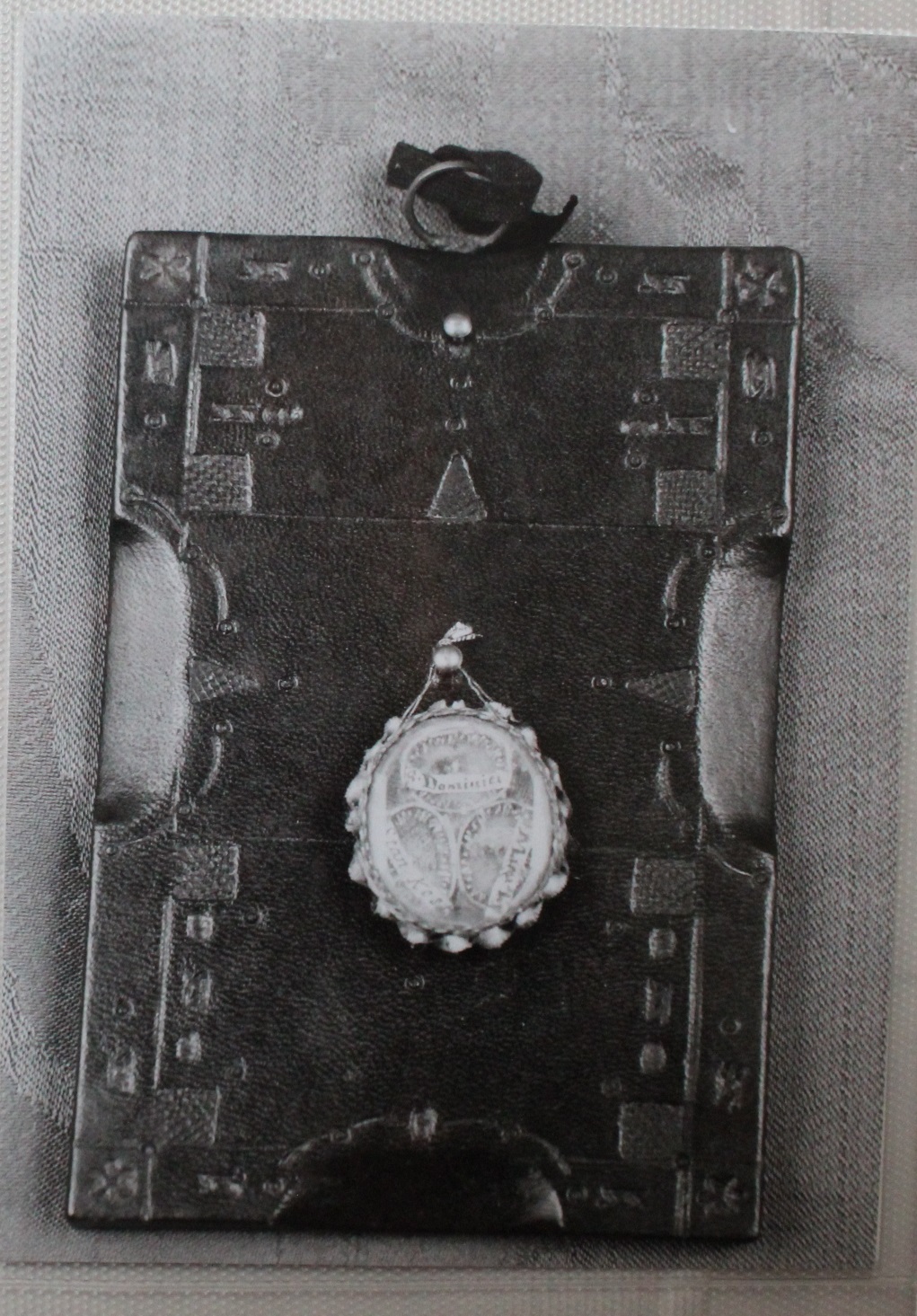 reliquiario a capsula - a medaglione, elemento d'insieme - bottega romagnola (XIX-XX)