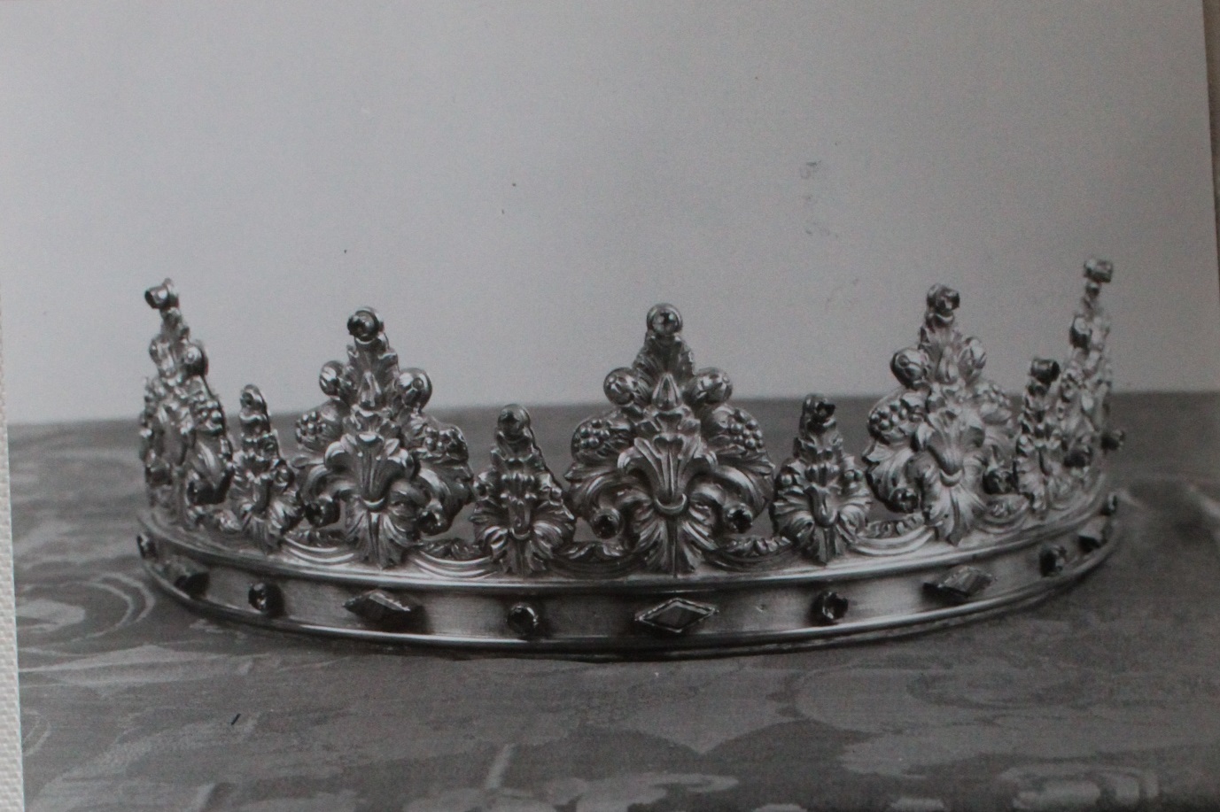 corona di tronetto per esposizione eucaristica, opera isolata di Monogrammista U. F (terzo quarto XIX)