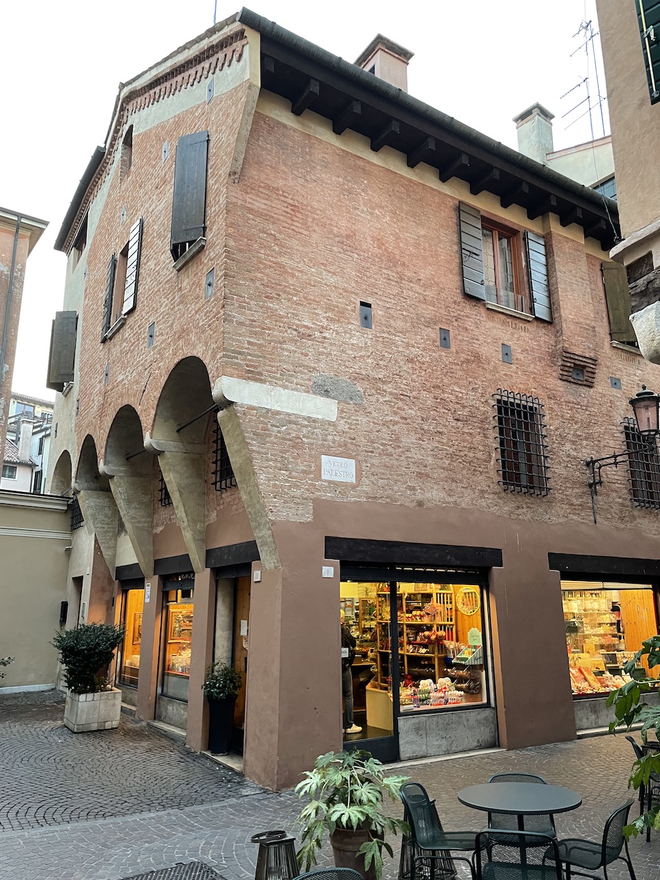 Casa del sec XV (casa) - Treviso (TV)  (XV, fine)