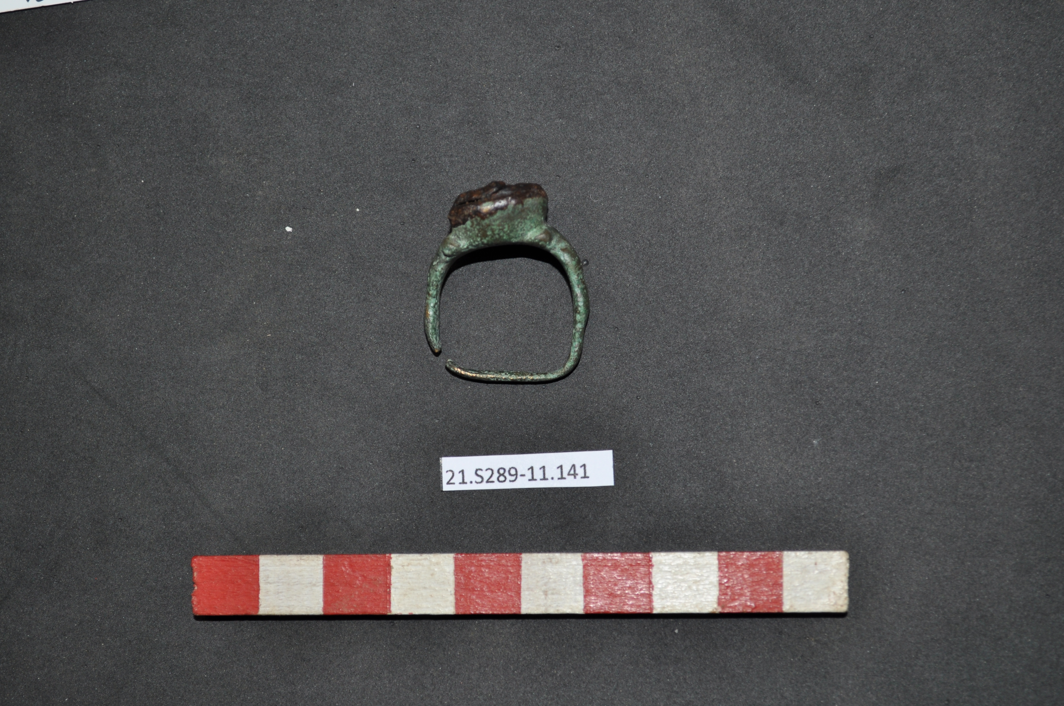 SINGOLO OGGETTO/ anello, PERIODIZZAZIONI/ STORIA/ Età antica/ Età romana/ Età romana imperiale