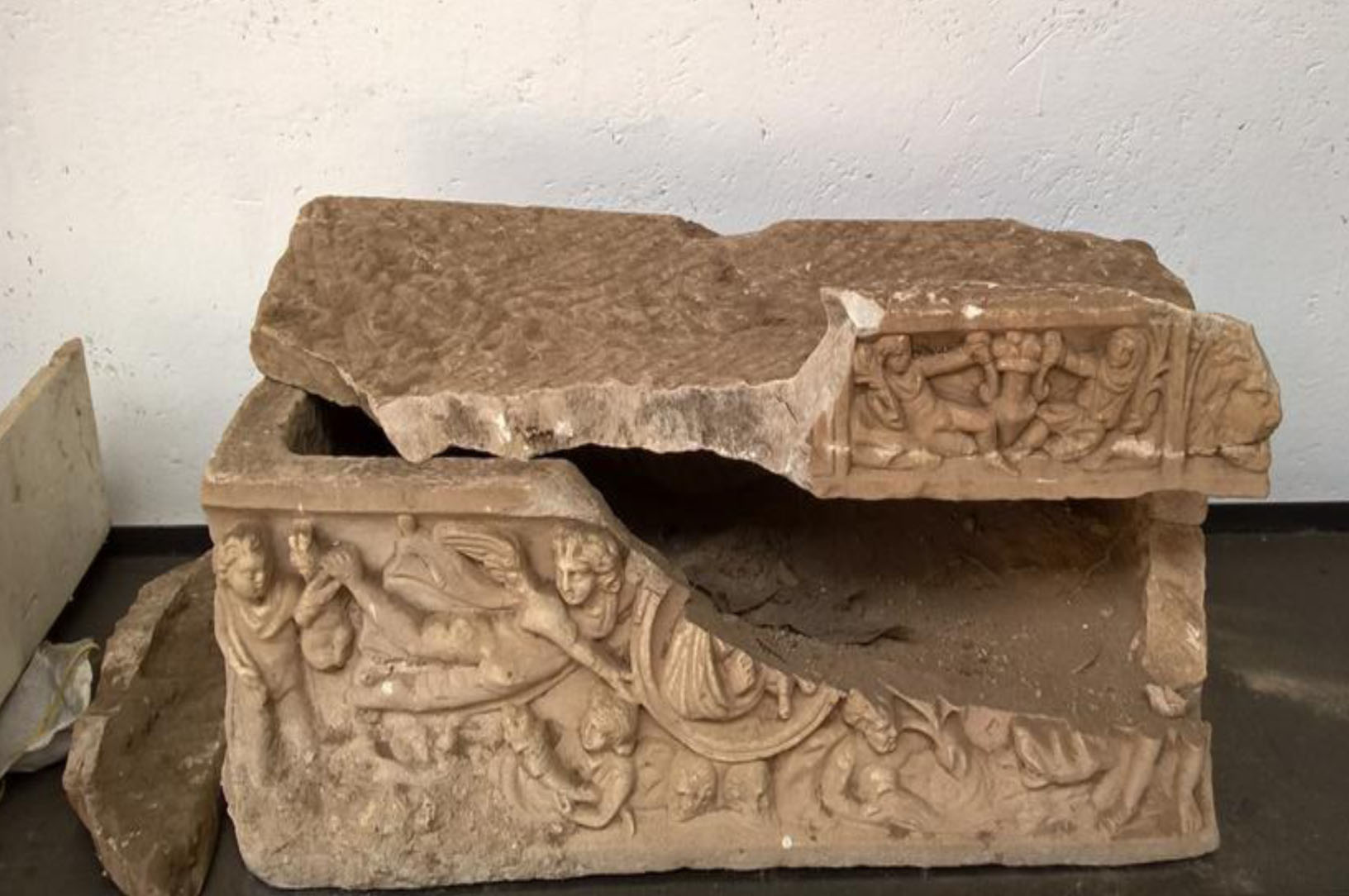 SINGOLO OGGETTO/ sarcofago, PERIODIZZAZIONI/ STORIA/ Età antica/ Età romana/ Età romana imperiale