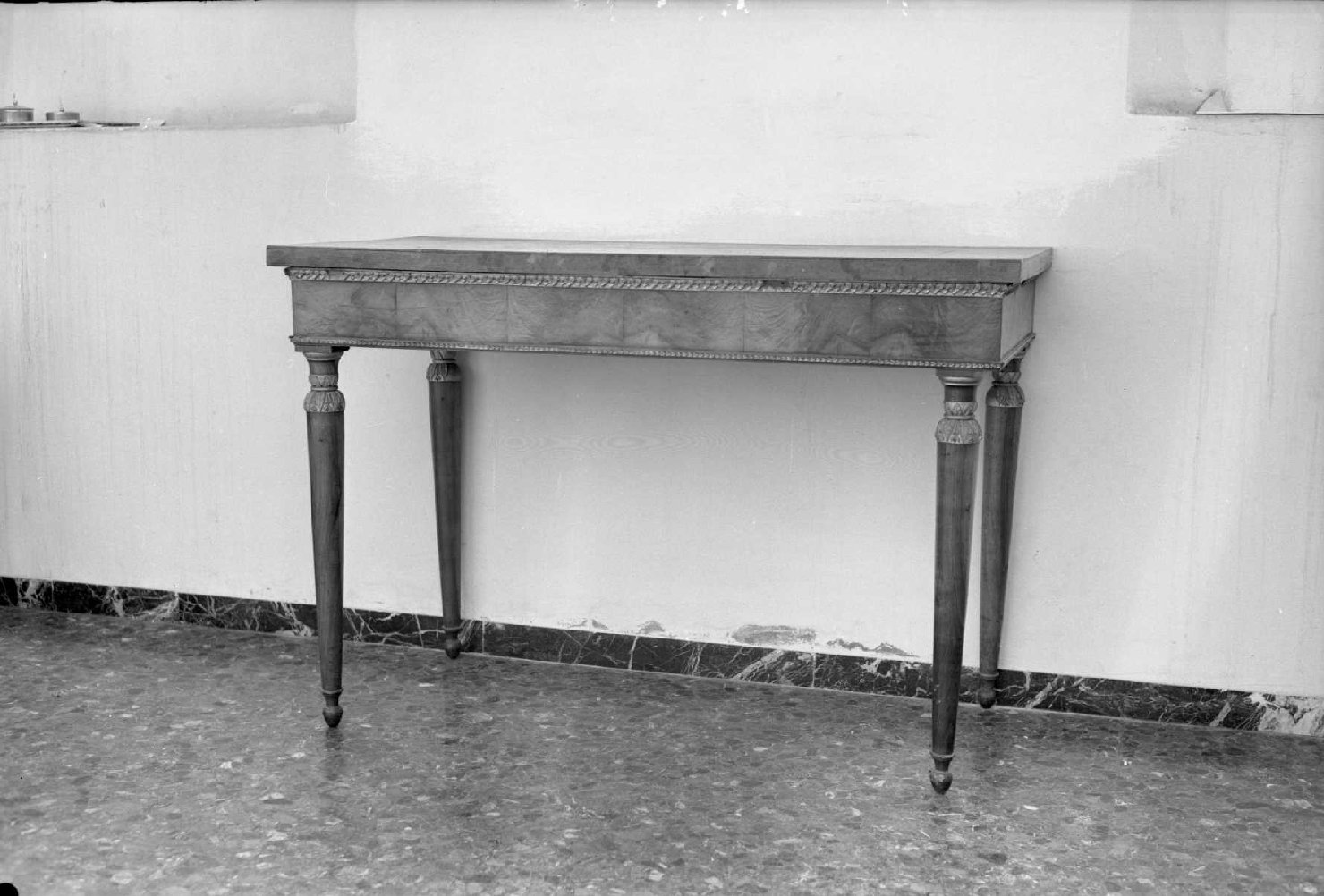 tavolo da muro - ambito romagnolo (inizio sec. XIX)