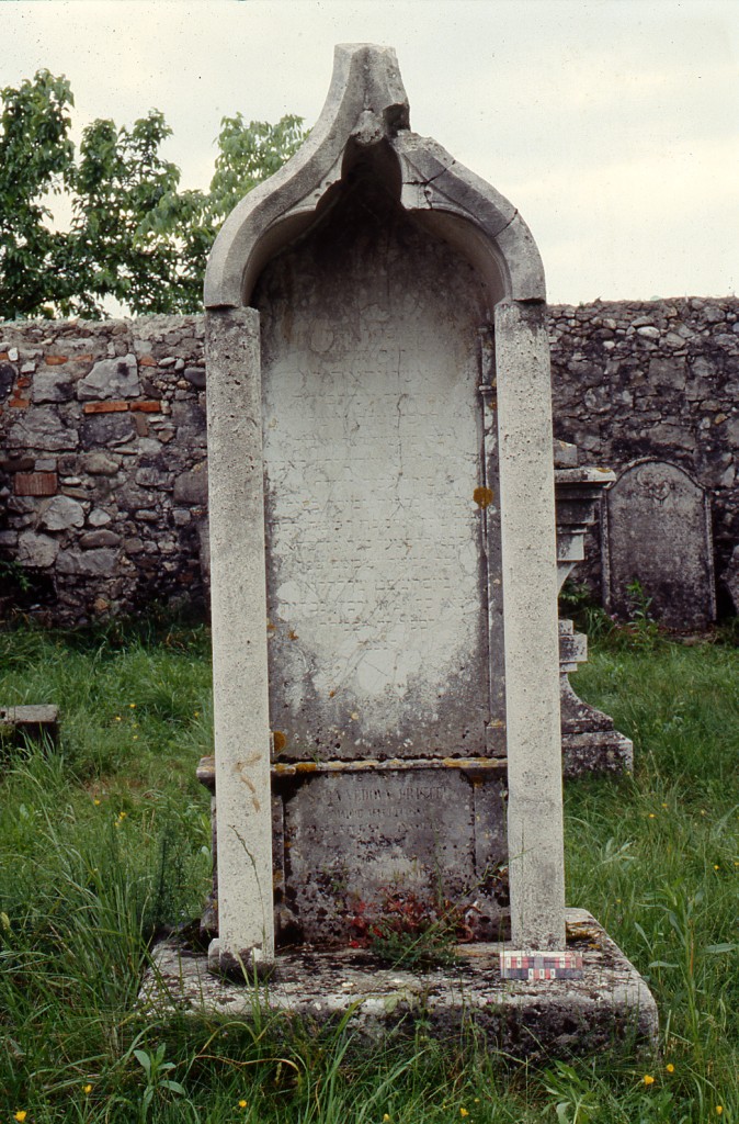 monumento funebre - a edicola centinata - ambito ebraico (XIX)
