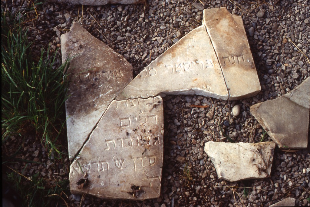 monumento funebre - a edicola centinata - ambito ebraico (XIX-XX)