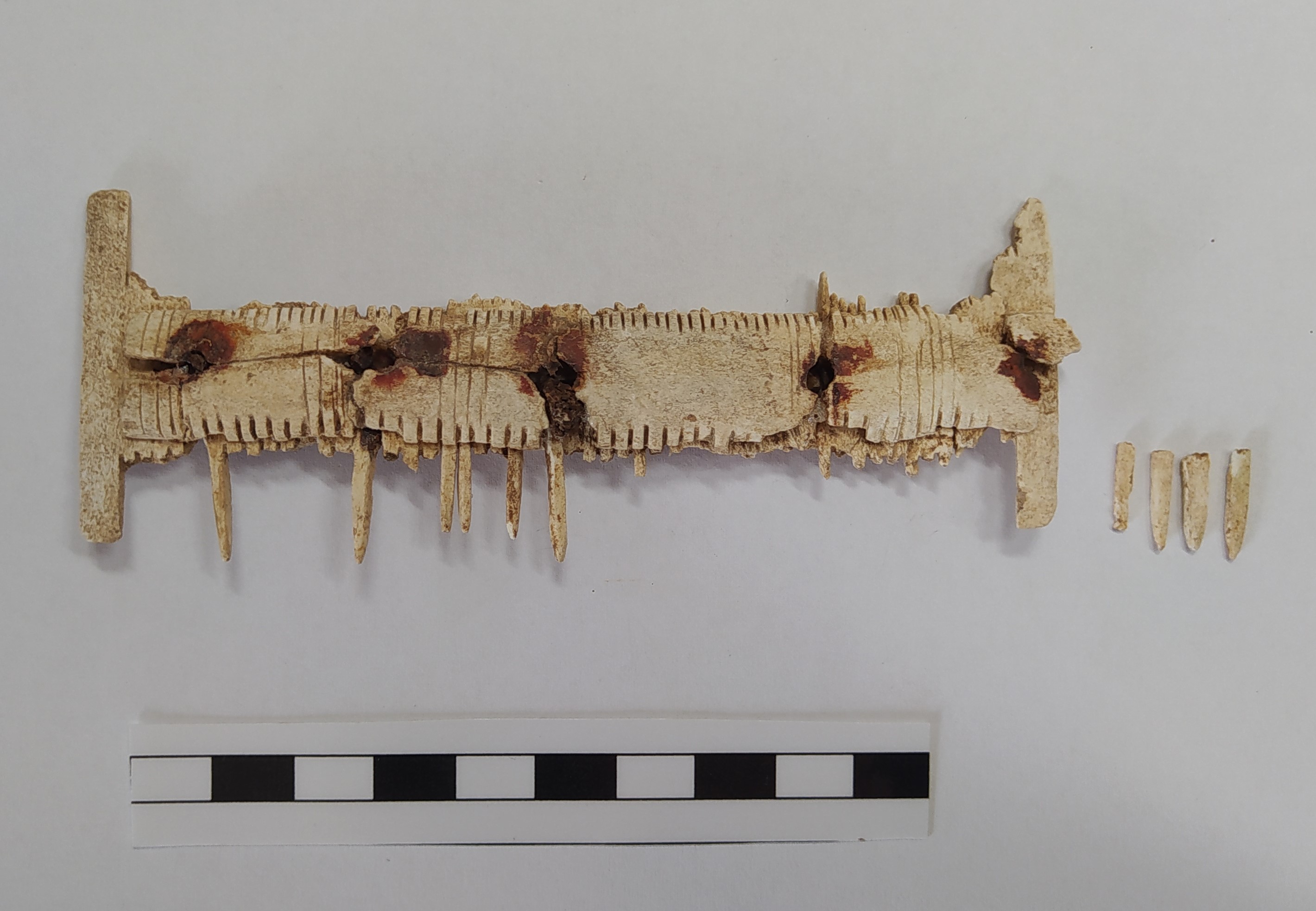 SINGOLO OGGETTO/ pettine, Alto Medioevo