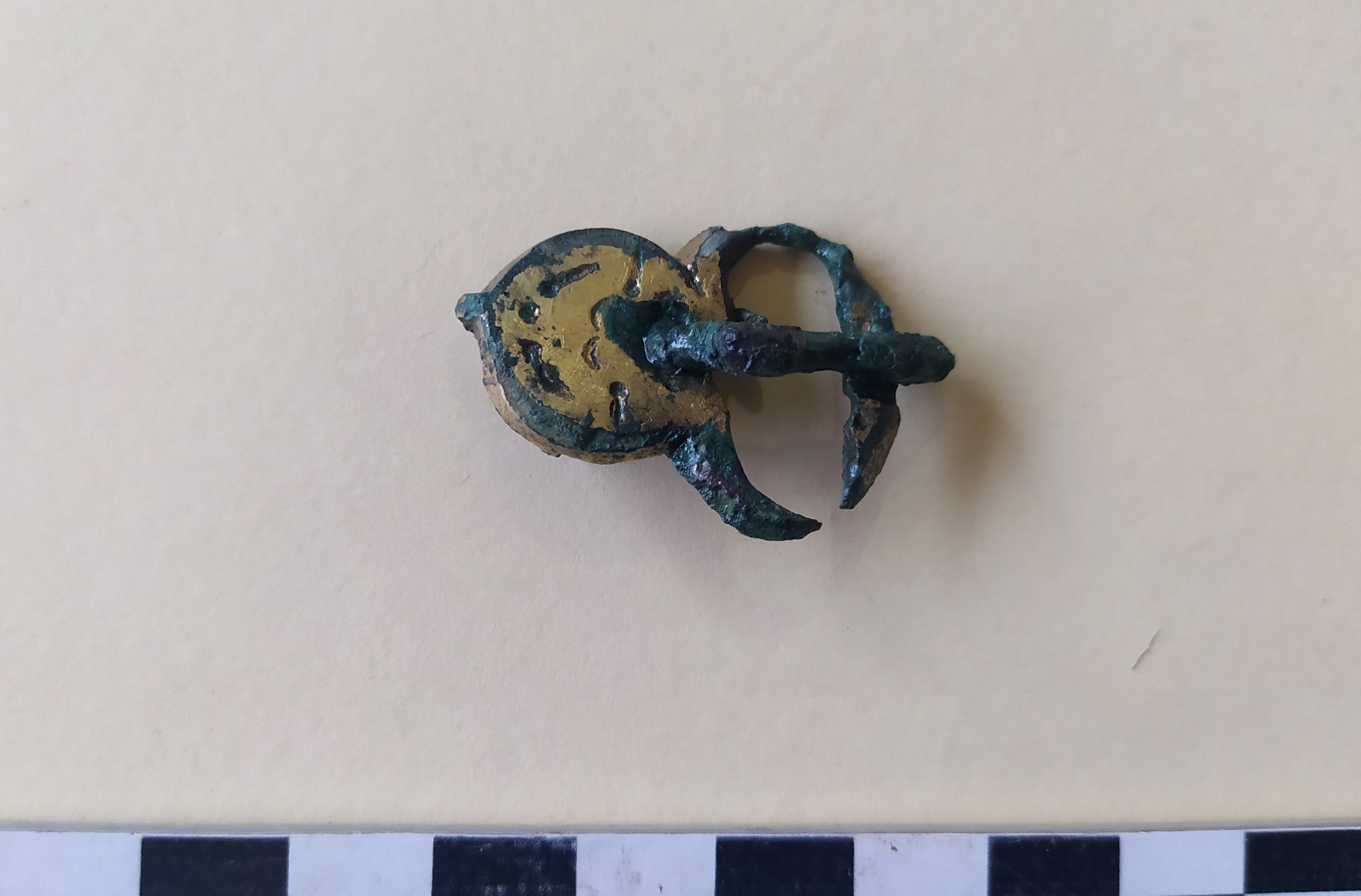 SINGOLO OGGETTO/ fibbia, Alto Medioevo