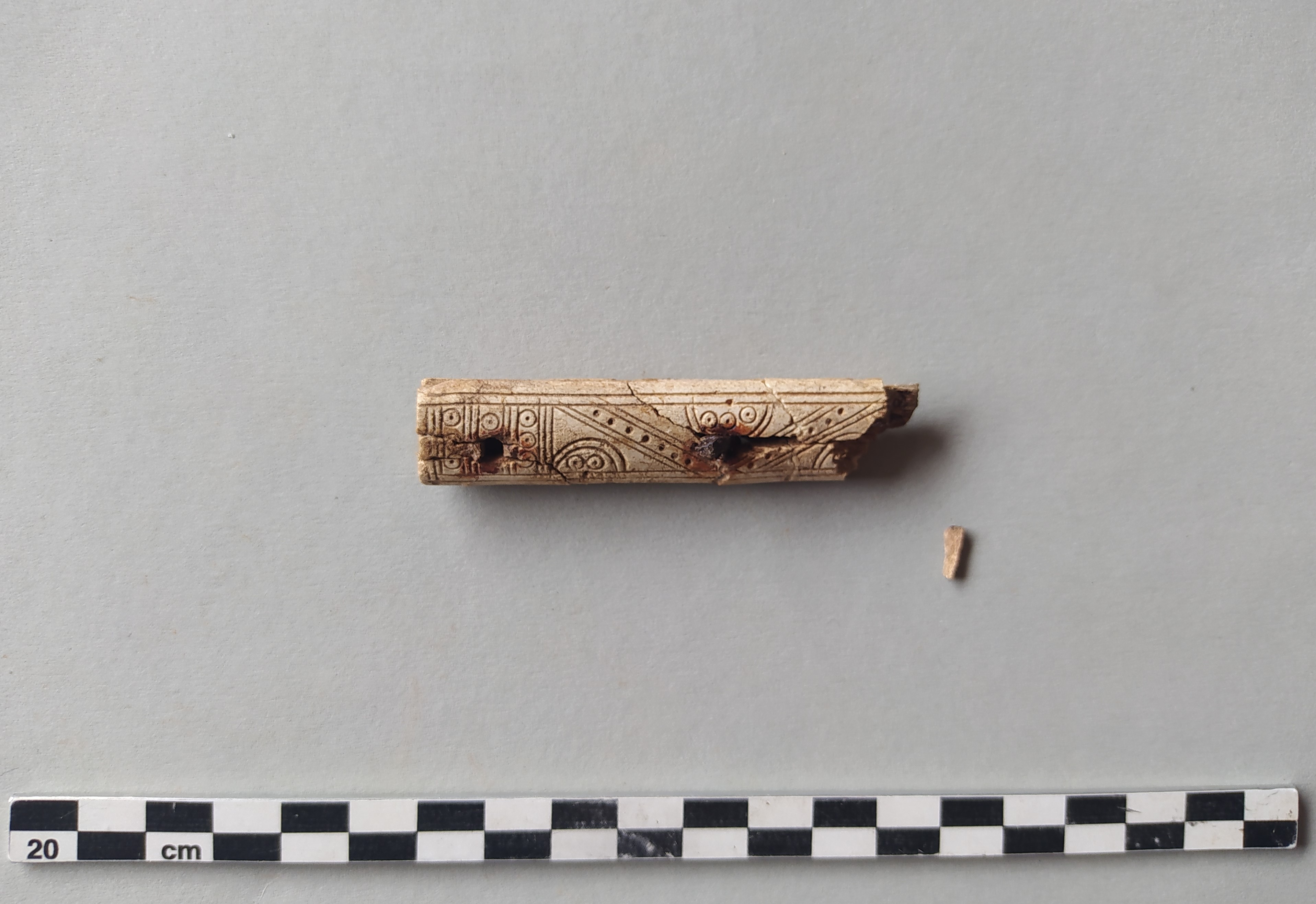 SINGOLO OGGETTO/ pettine, Alto Medioevo