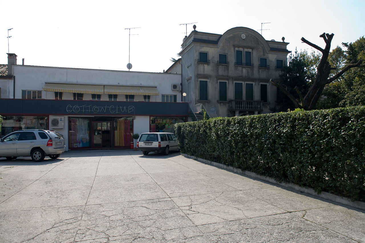 Palazzetto con timpano e adiacenze (palazzo) - Piove di Sacco (PD) 