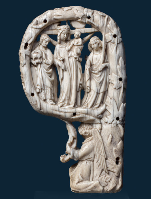 Madonna con Bambino tra San Giovanni Battista e San Giovanni Evangelista (riccio di pastorale, elemento d'insieme) - bottega parigina (XIV sec)