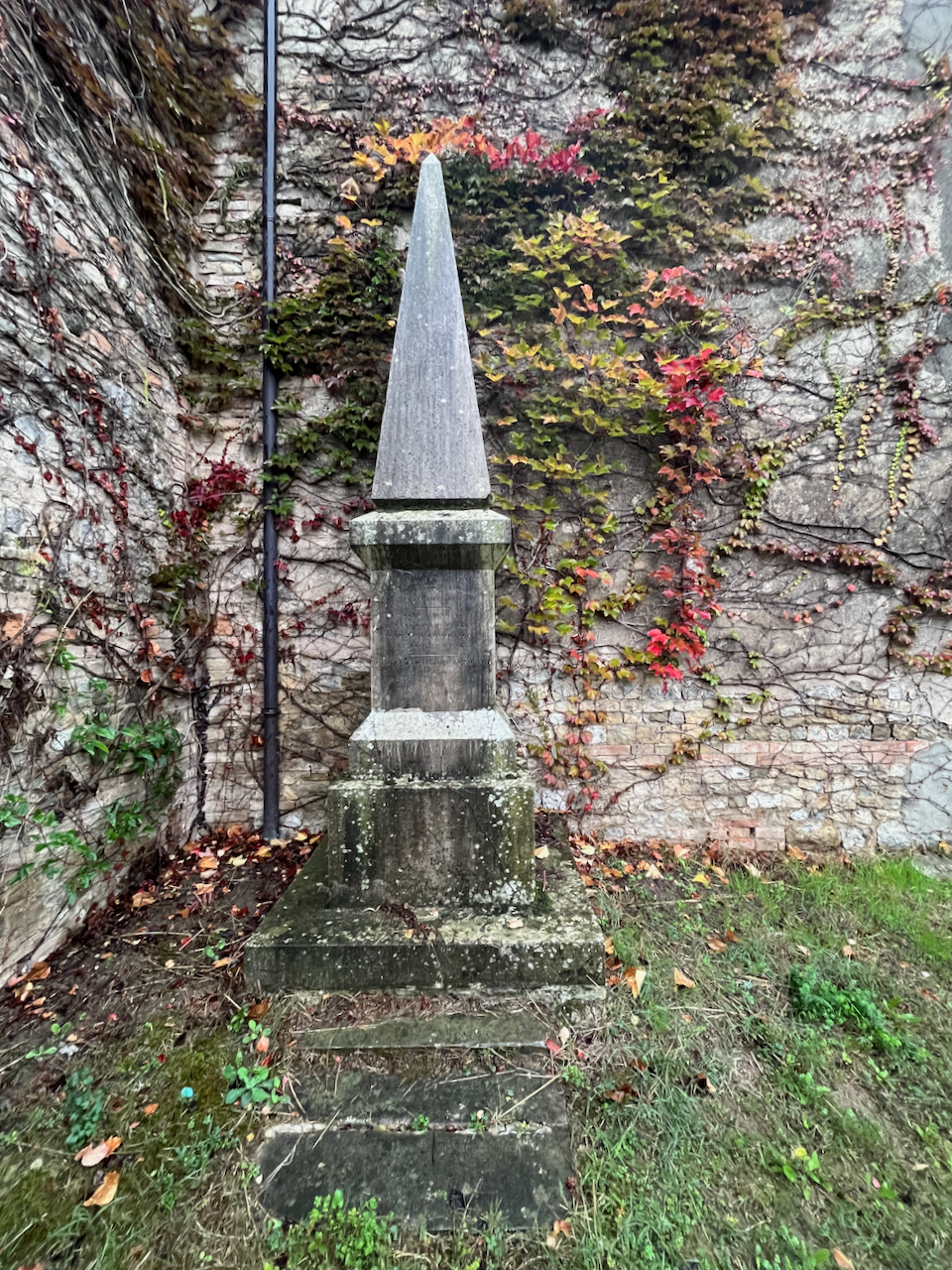 monumento funebre - a obelisco - ambito ebraico (XIX)